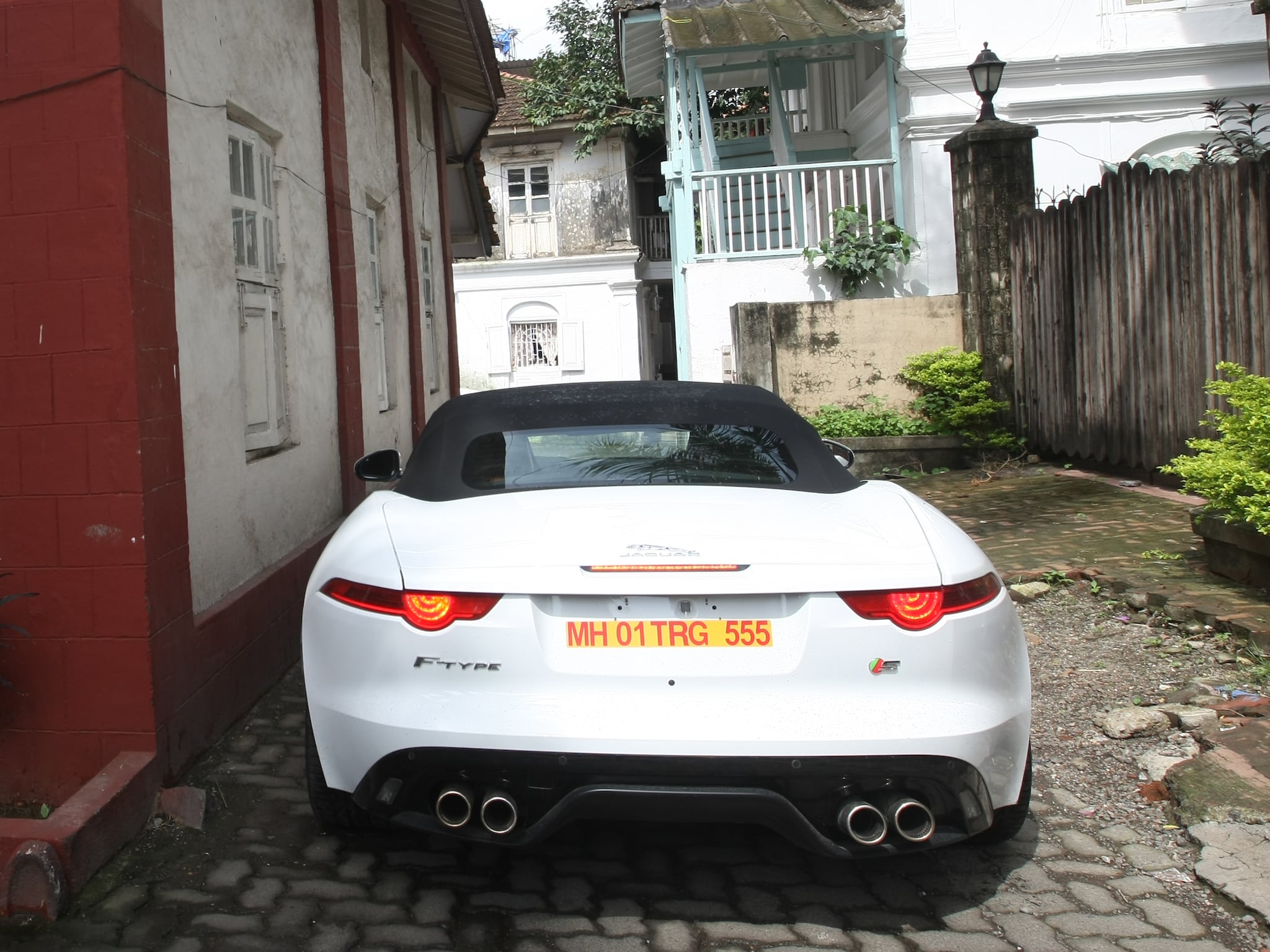 Jaguar-F-Type-2013-V8 S Compare