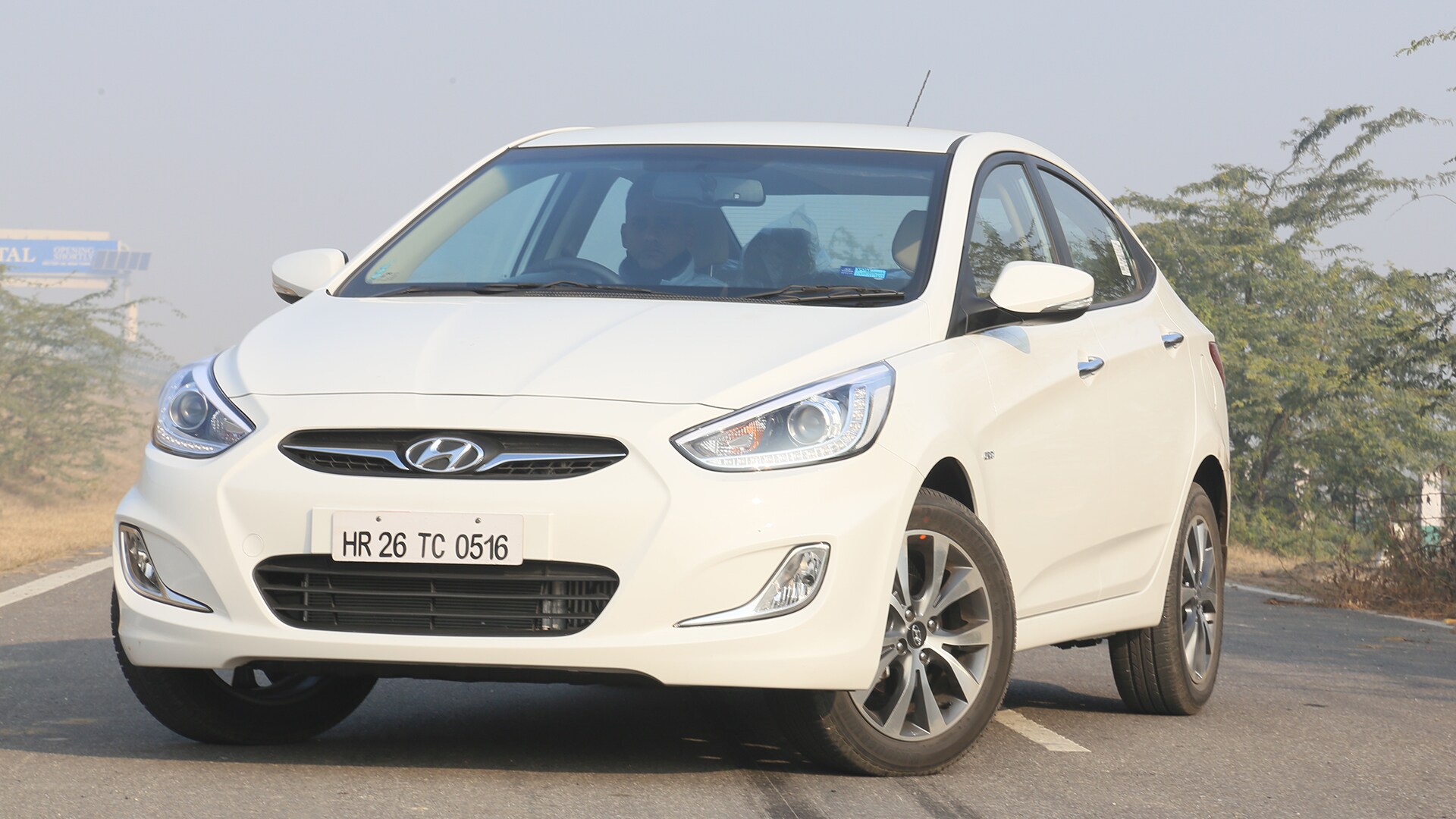 Hyundai Verna2014 1.4 L VTVT Petrol 5 Speed manual Exterior