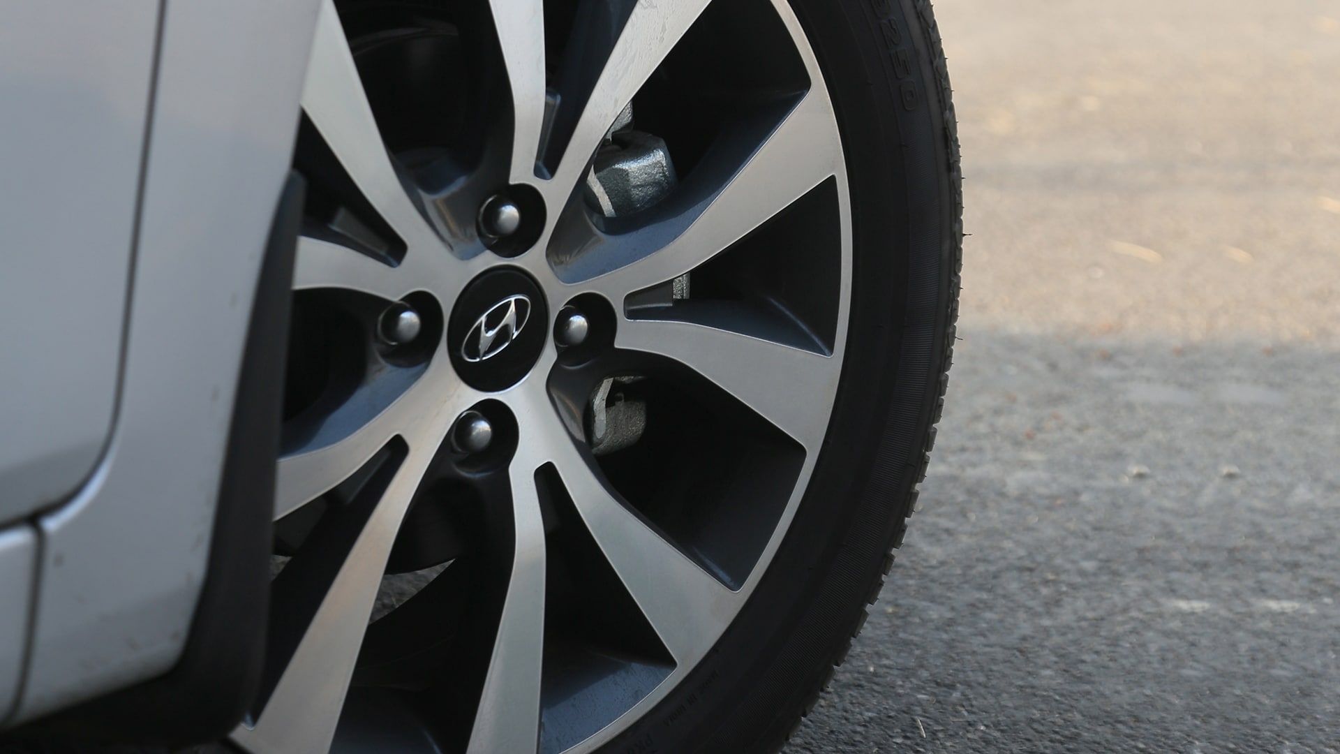 Hyundai Verna2014 1.4 L VTVT Petrol 5 Speed manual Exterior