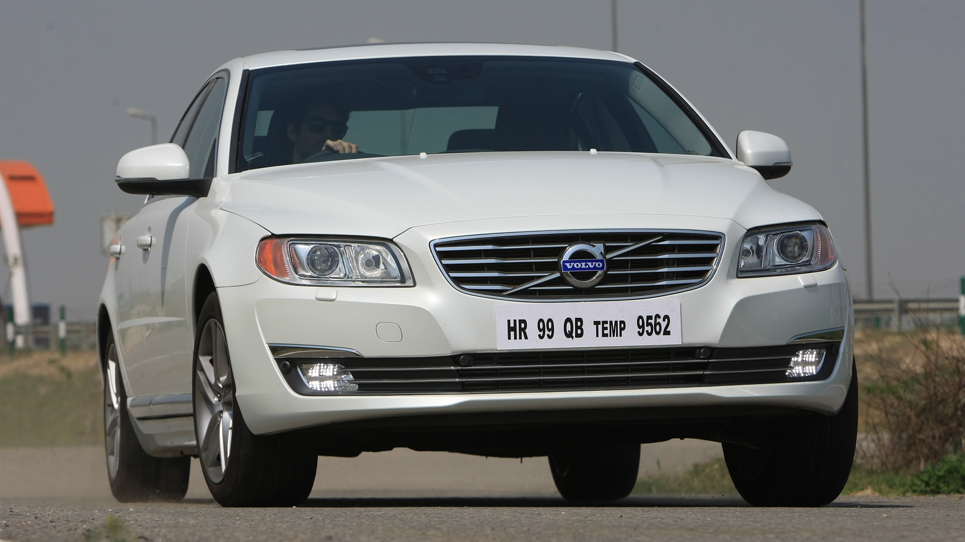 Volvo s80 2014 D4 Compare
