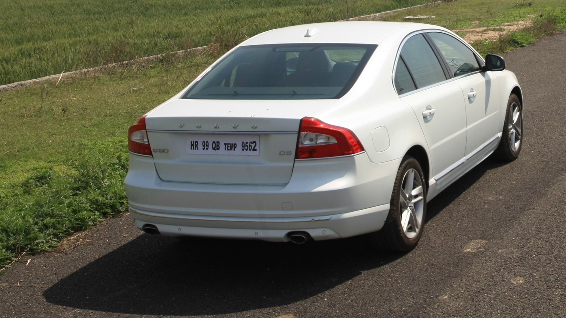 Volvo s80 2014 D4 Compare