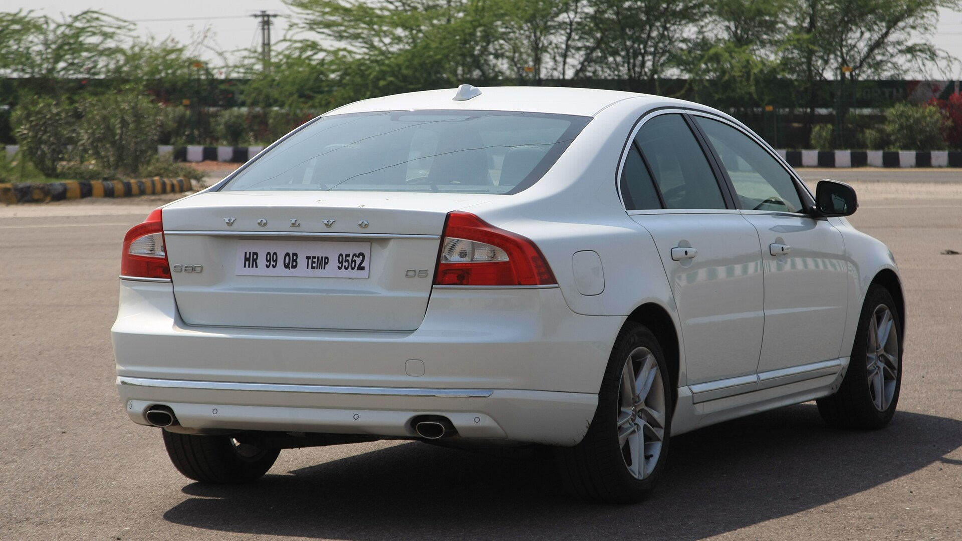 Volvo s80 2014 D4 Compare