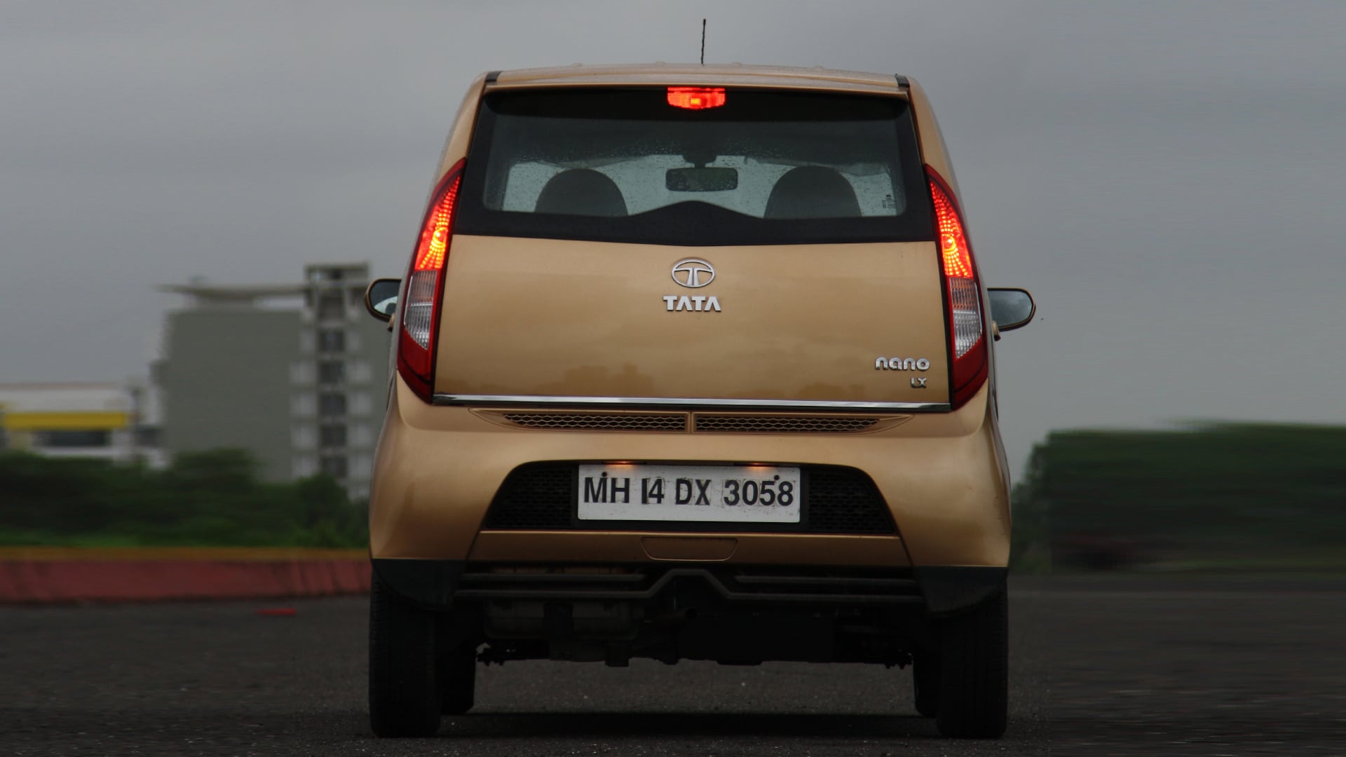 Tata-Nano-2014-XT Exterior