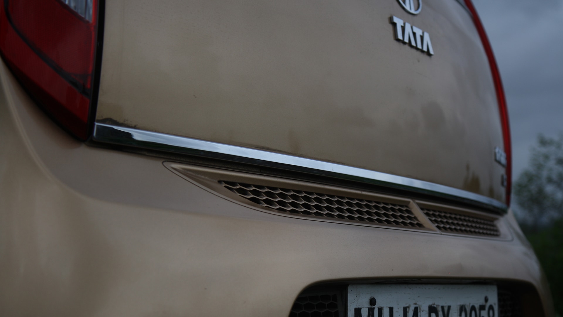 Tata-Nano-2014-XT Exterior