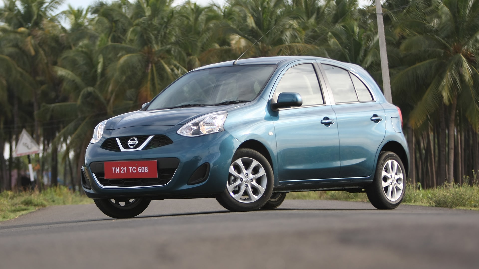Nissan-Micra-2013-XE-Exterior