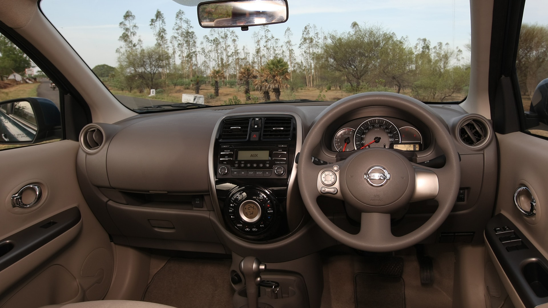 Nissan-Micra-2013-XE-Exterior