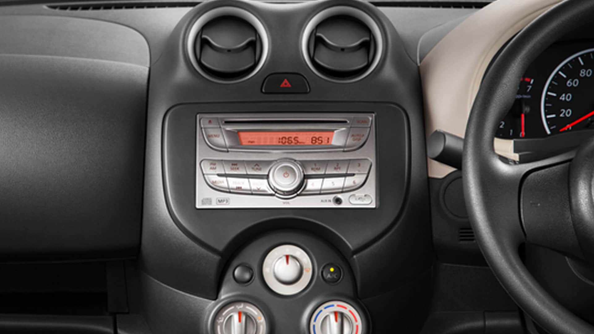Nissan Micra Active 2013 XE Interior