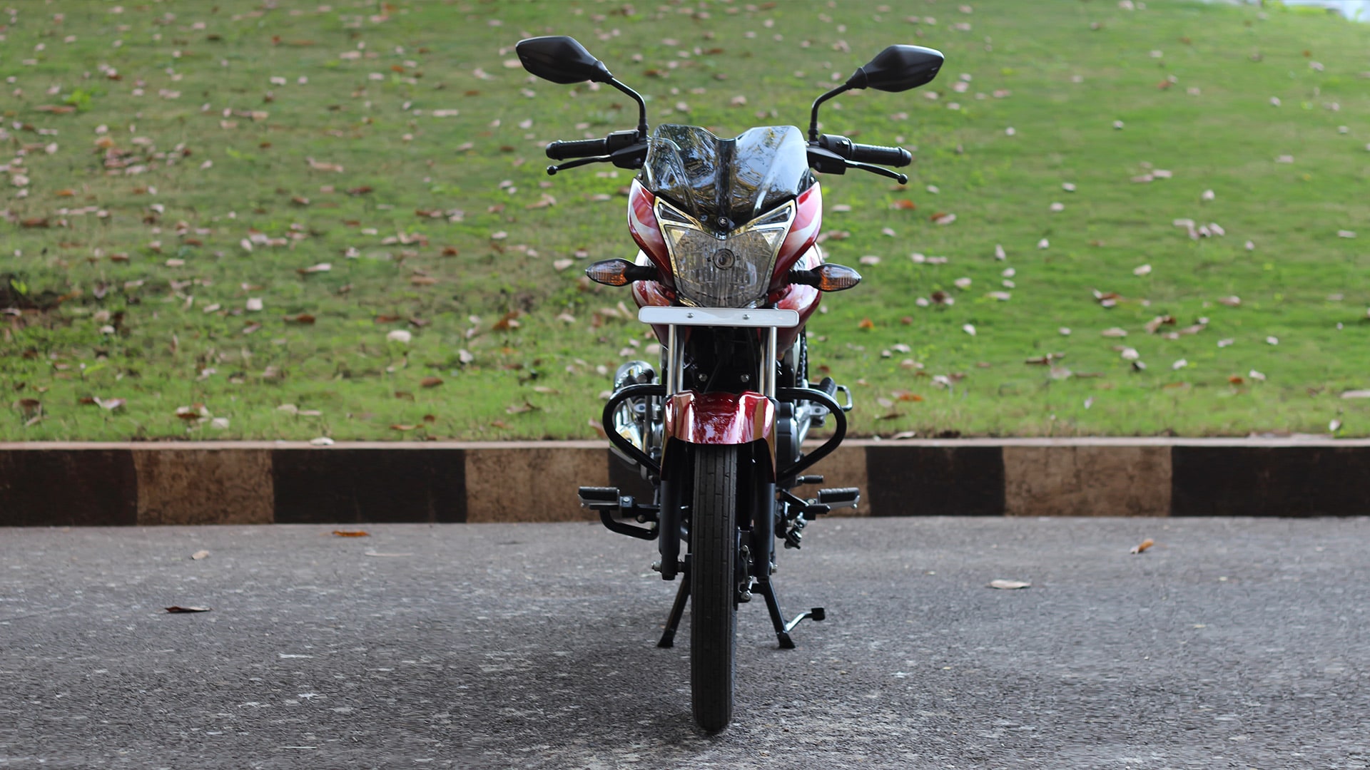 Bajaj Discover 100 T 2013 STD Exterior
