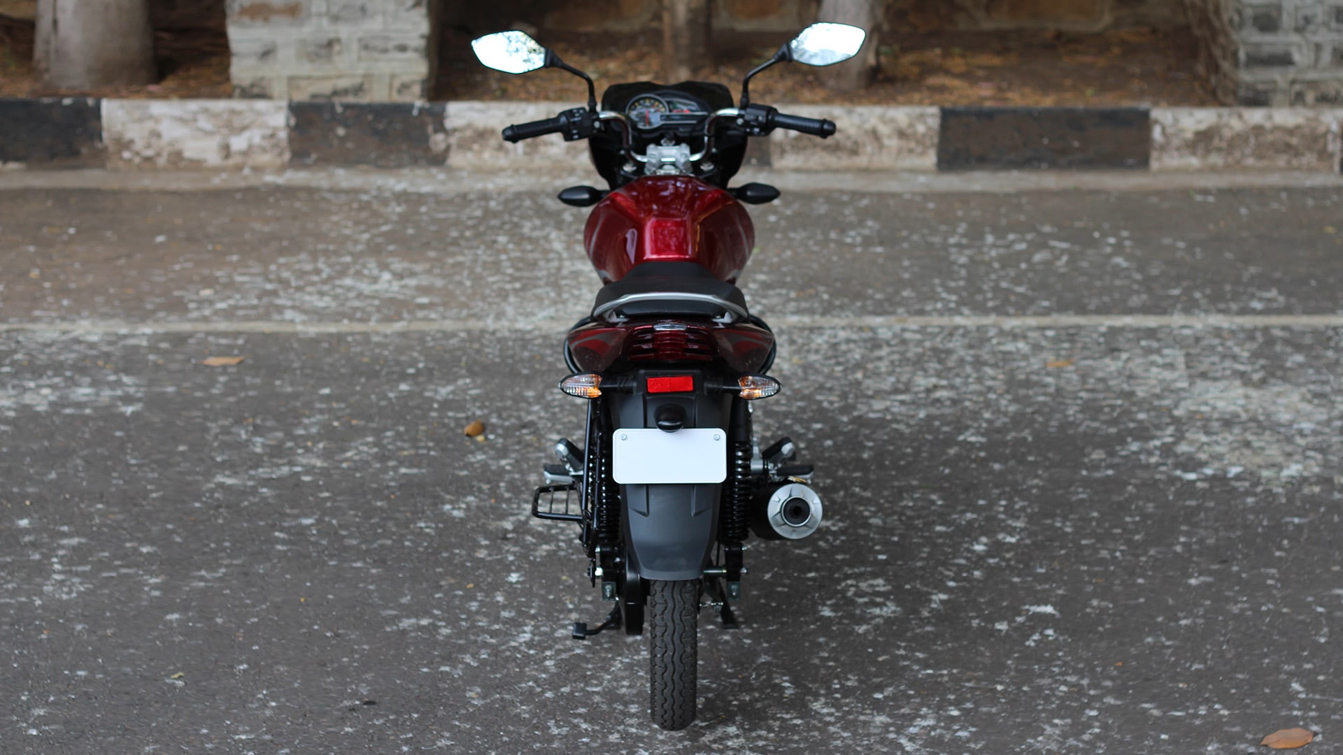 Bajaj Discover 100 T 2013 STD Exterior