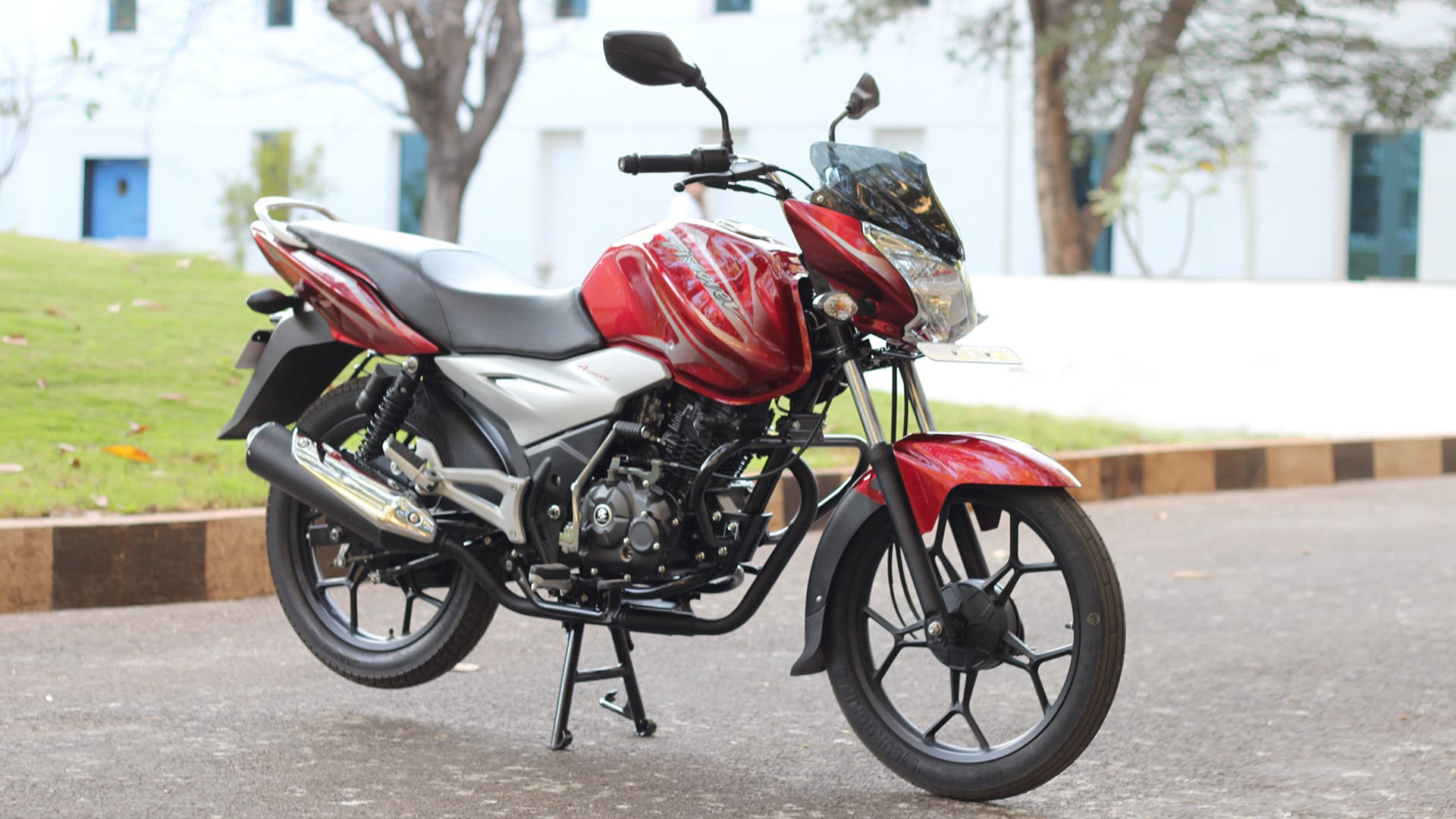 Bajaj Discover 100 T 2013 STD Exterior