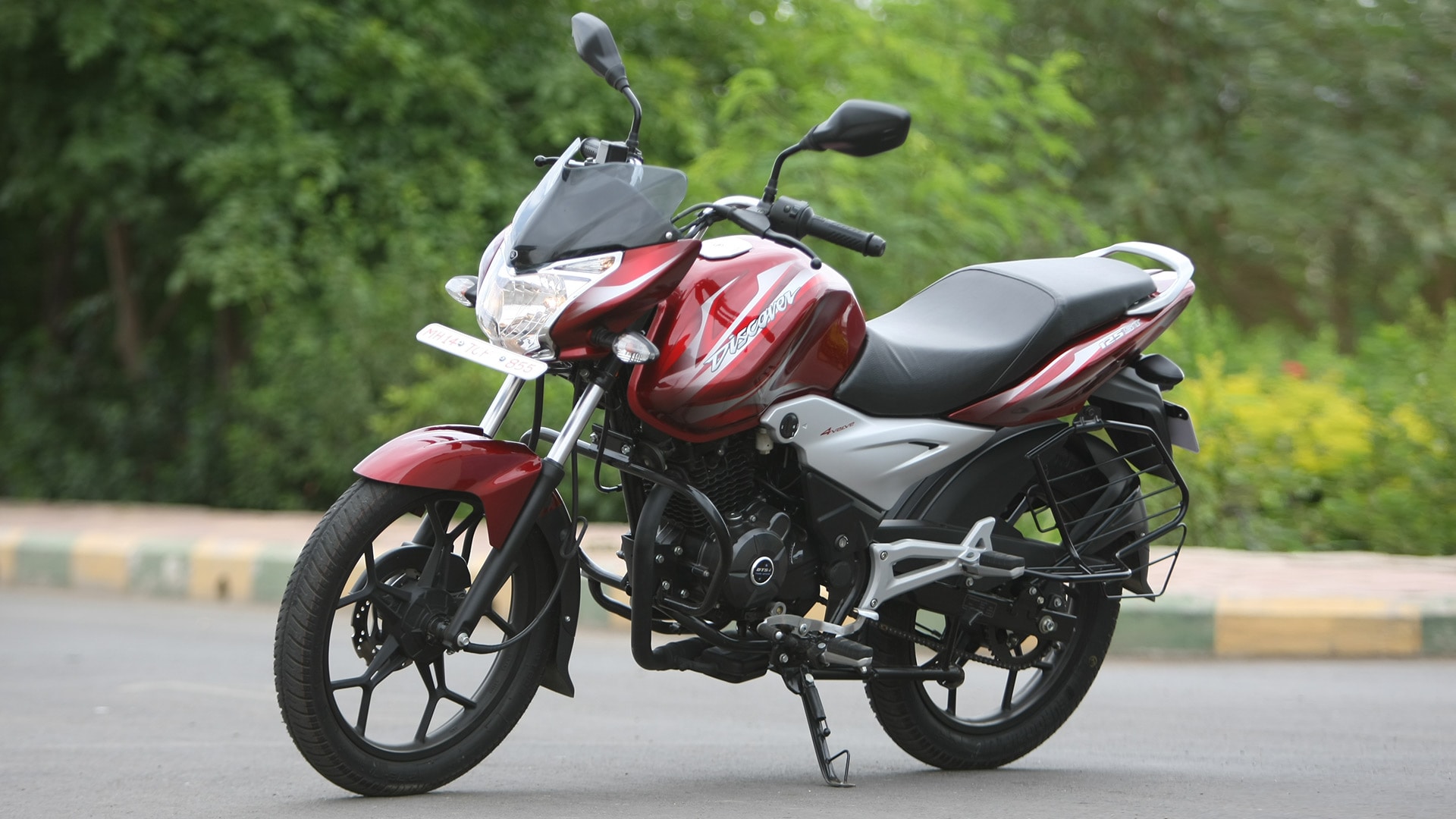 Bajaj Discover 125 ST 2013 STD Exterior