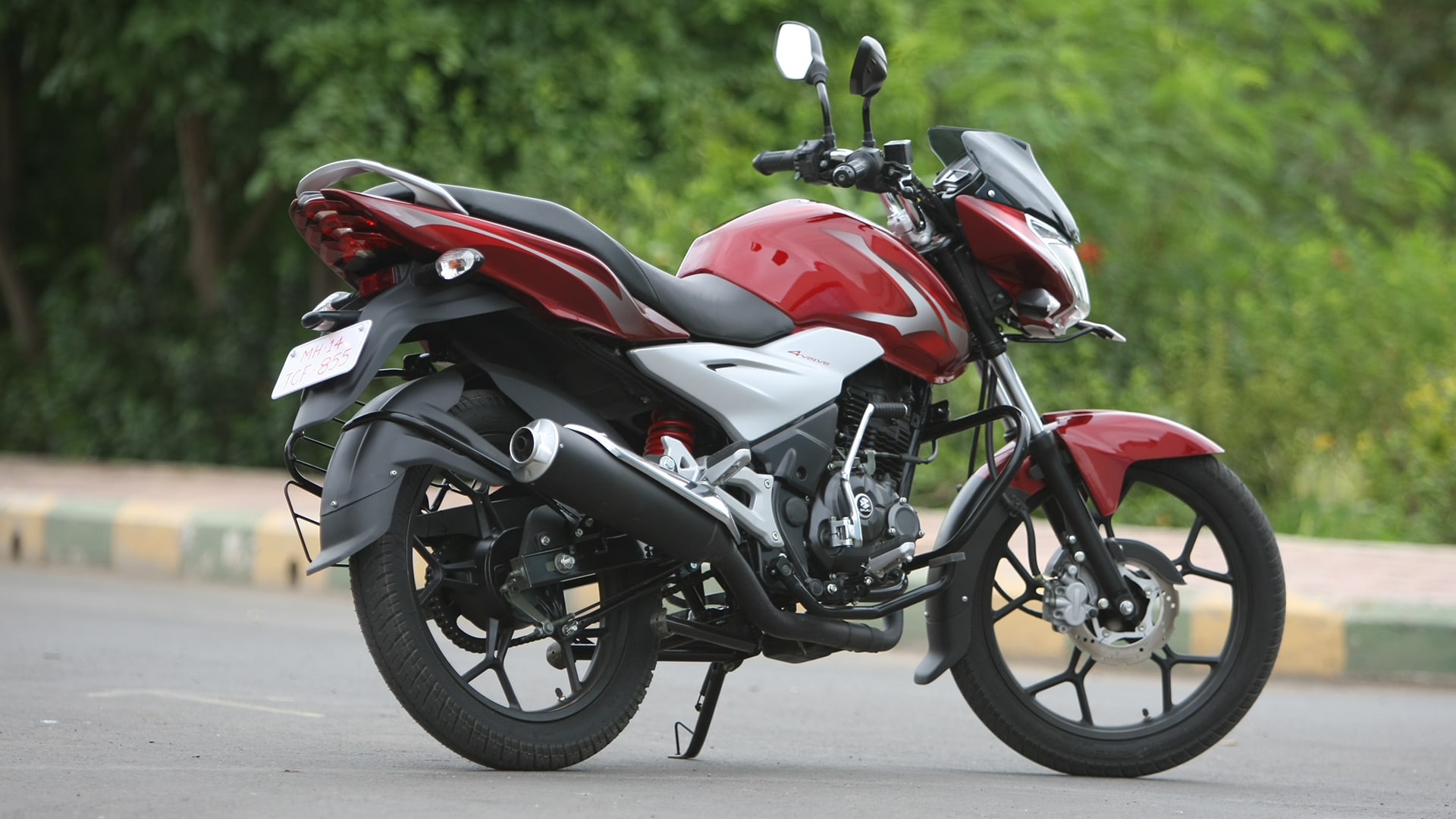 Bajaj Discover 125 ST 2013 STD Exterior