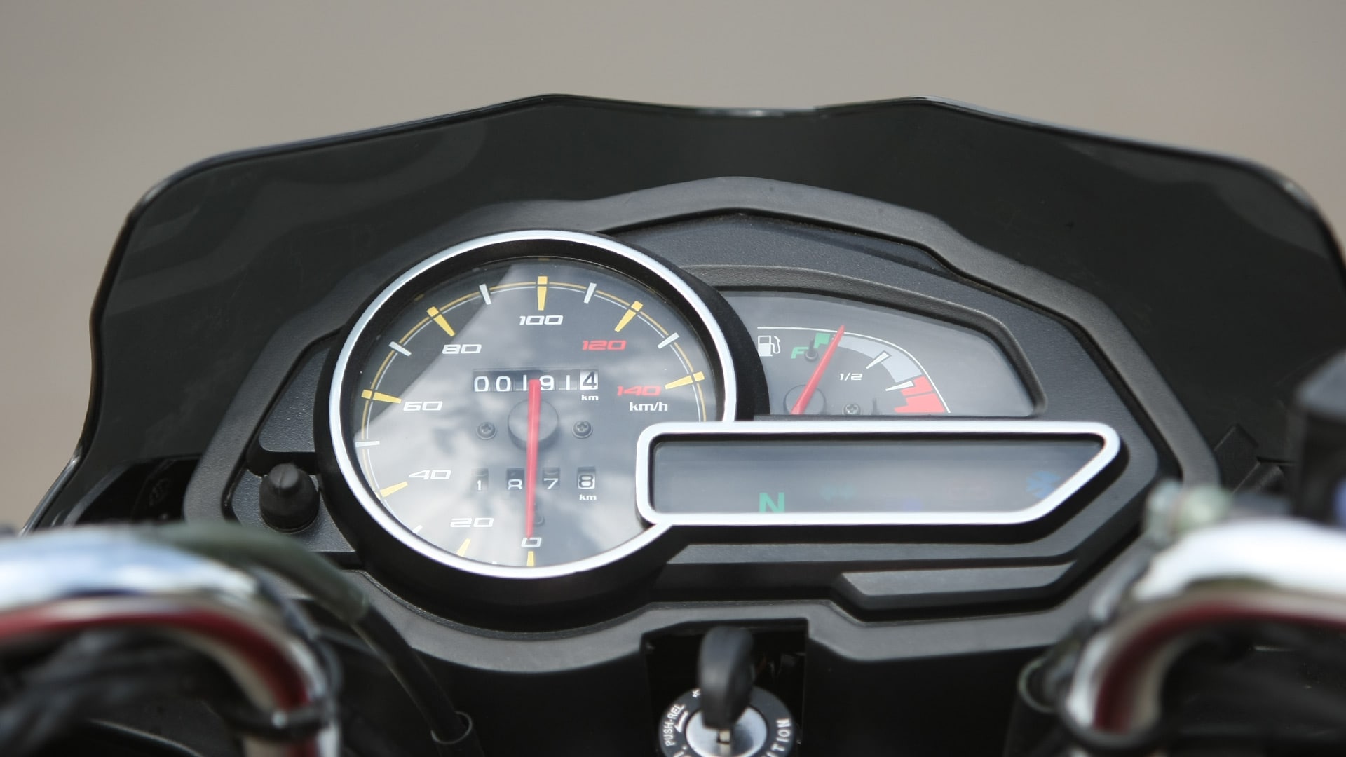 Bajaj Discover 125 ST 2013 STD Exterior