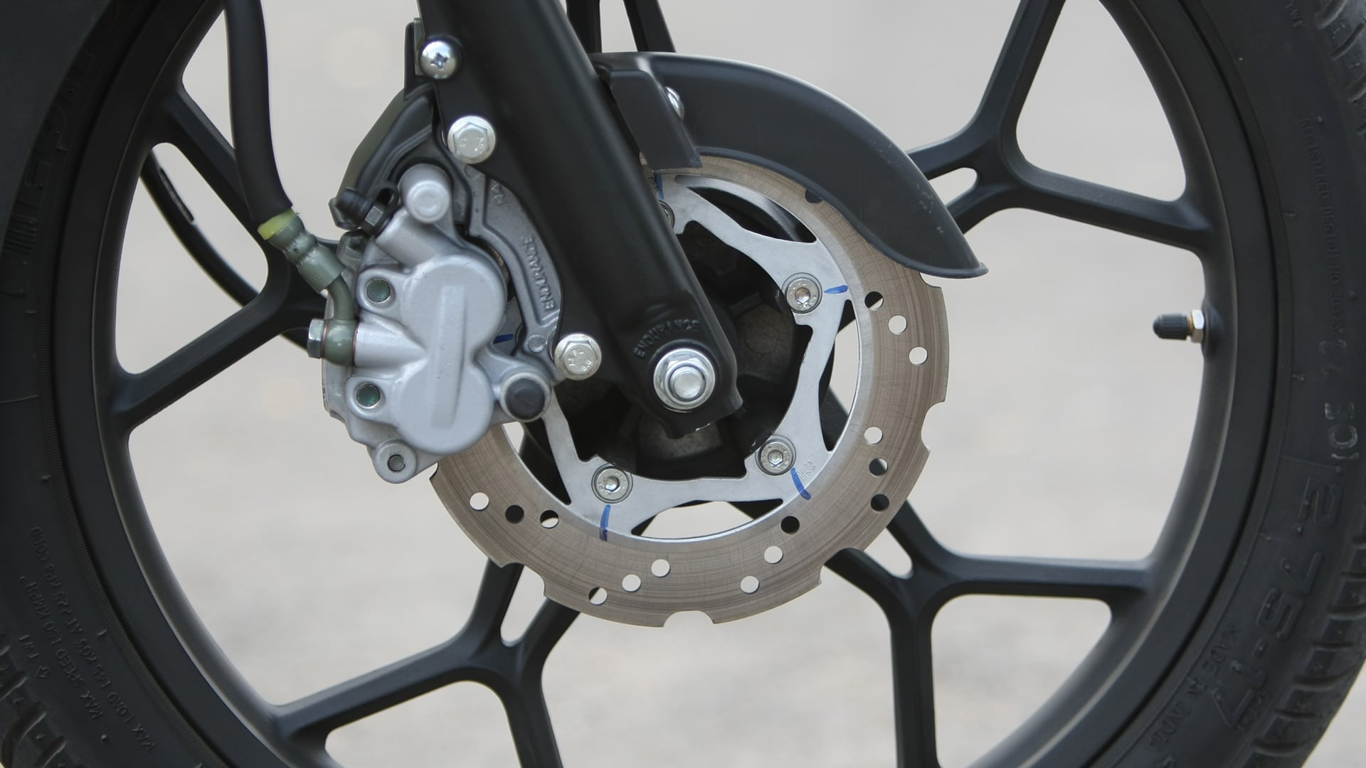 Bajaj Discover 125 ST 2013 STD Exterior