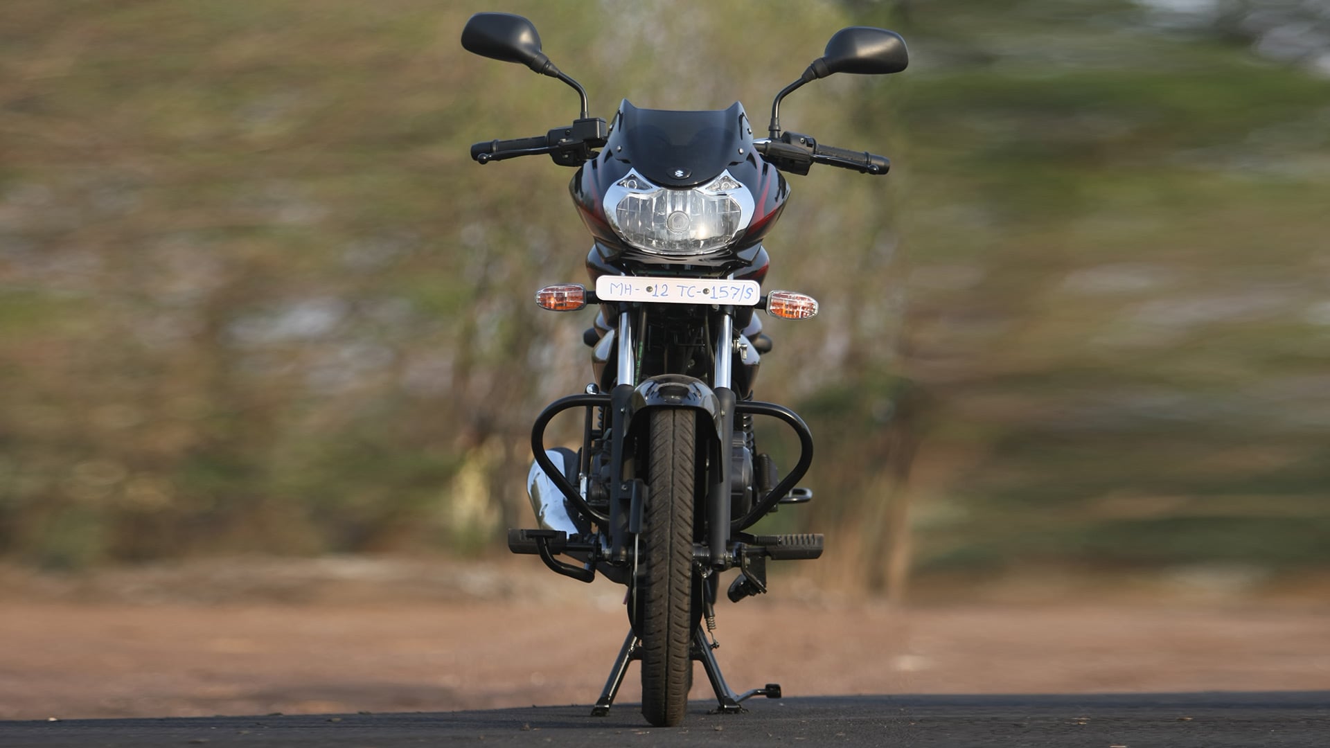 Bajaj Discover 150 DTS-Si 2013 STD Compare