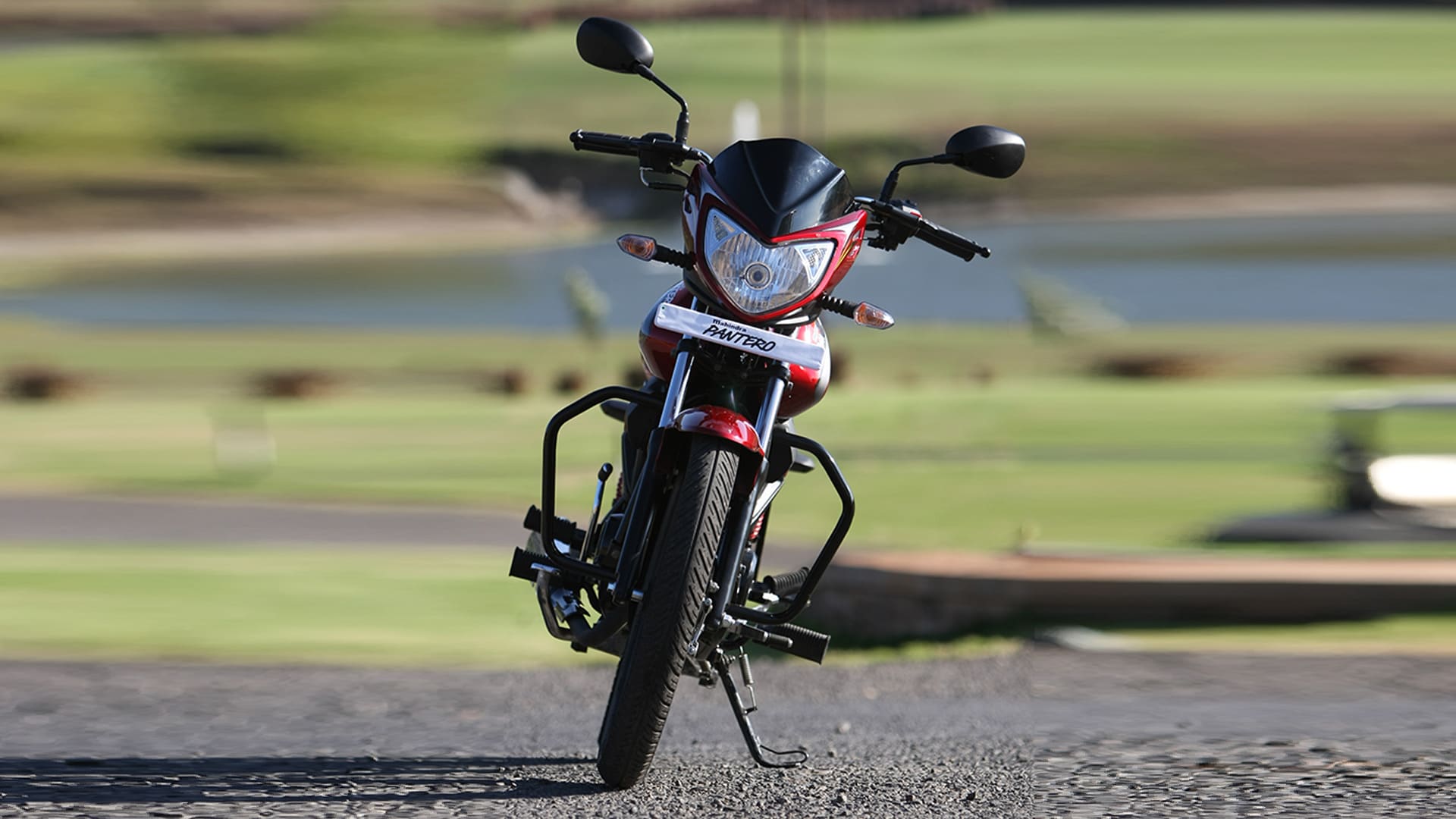 Mahindra Pantero 2013 Exterior