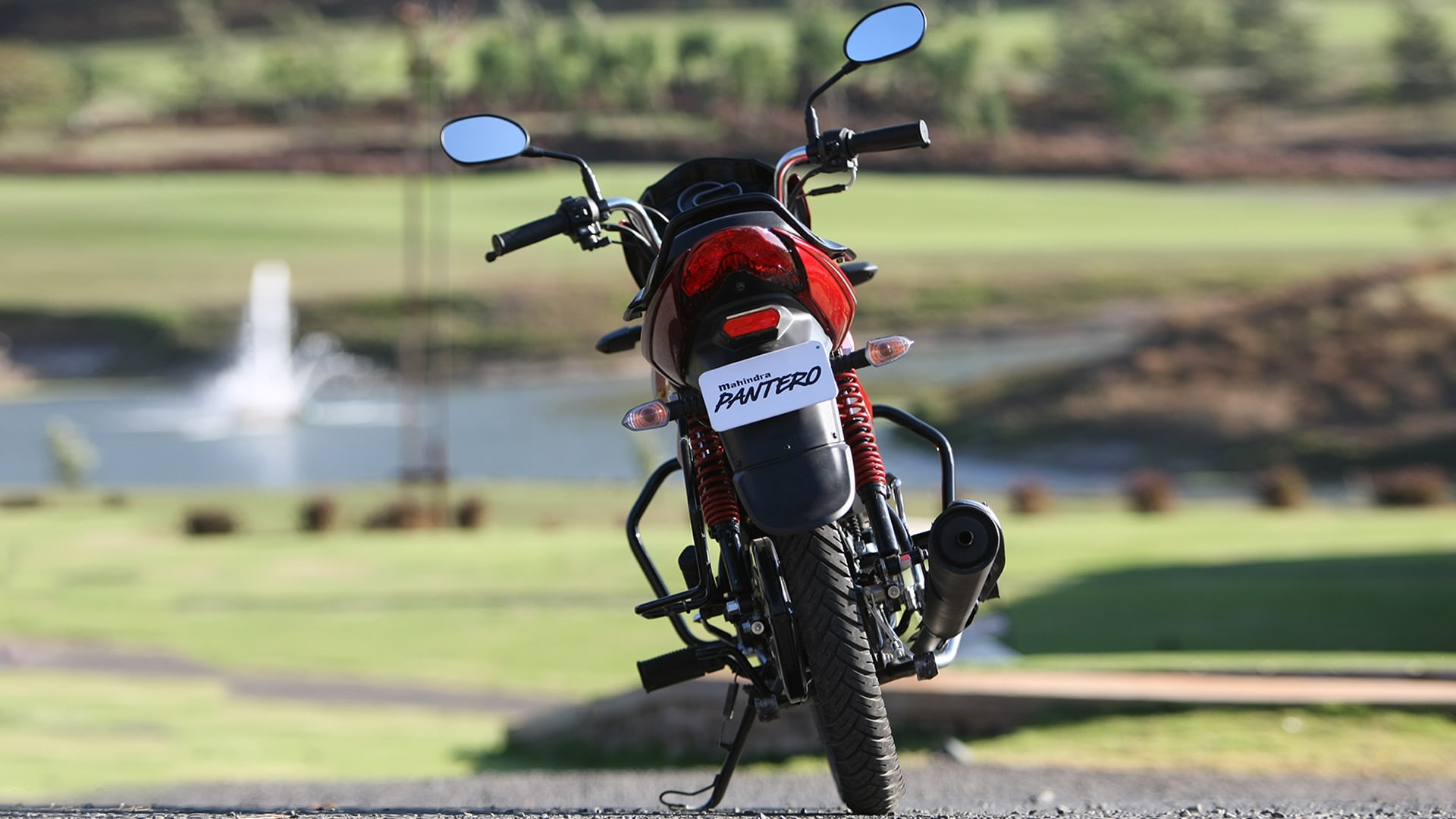 Mahindra Pantero 2013 Exterior