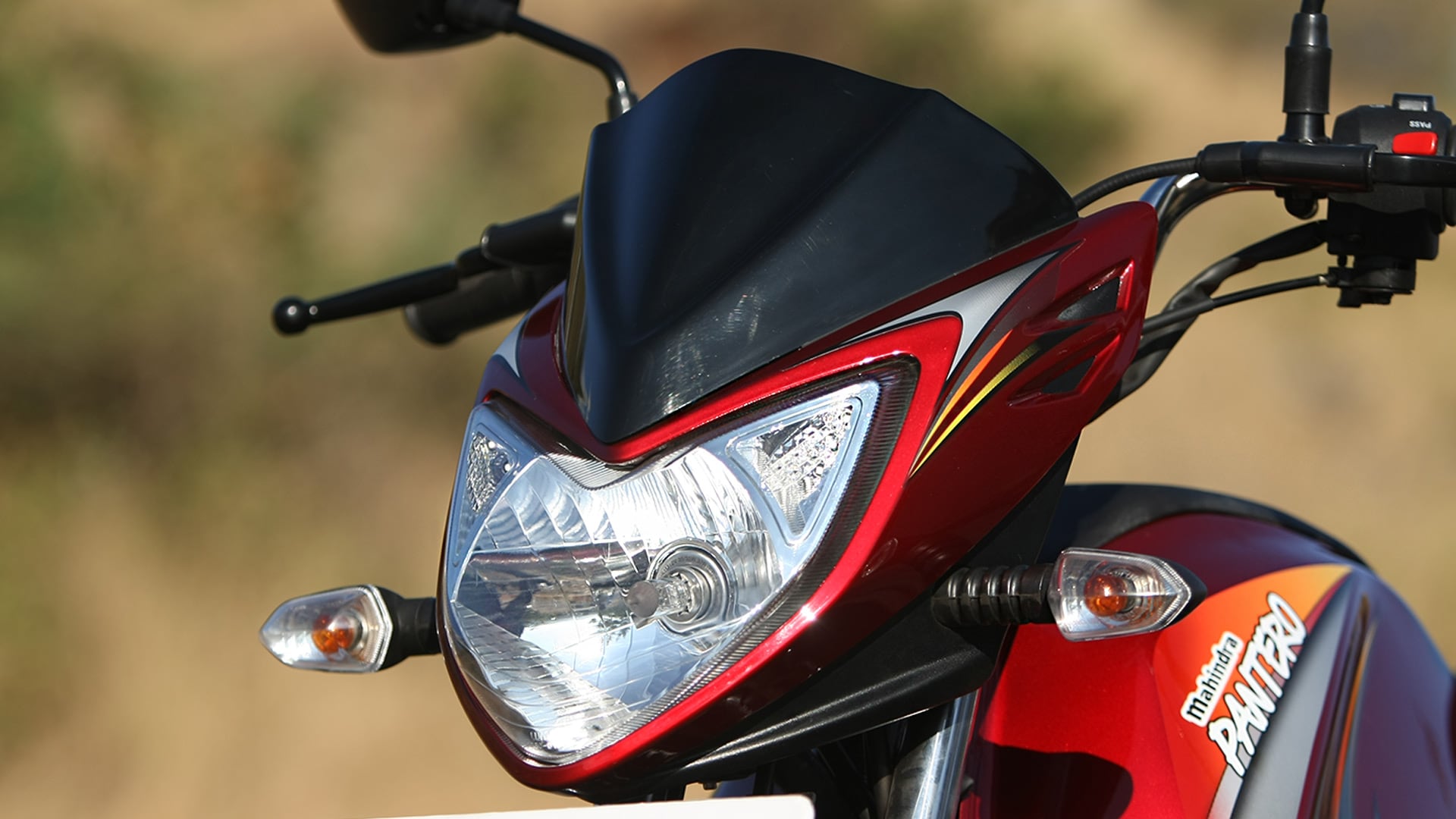 Mahindra Pantero 2013 Exterior