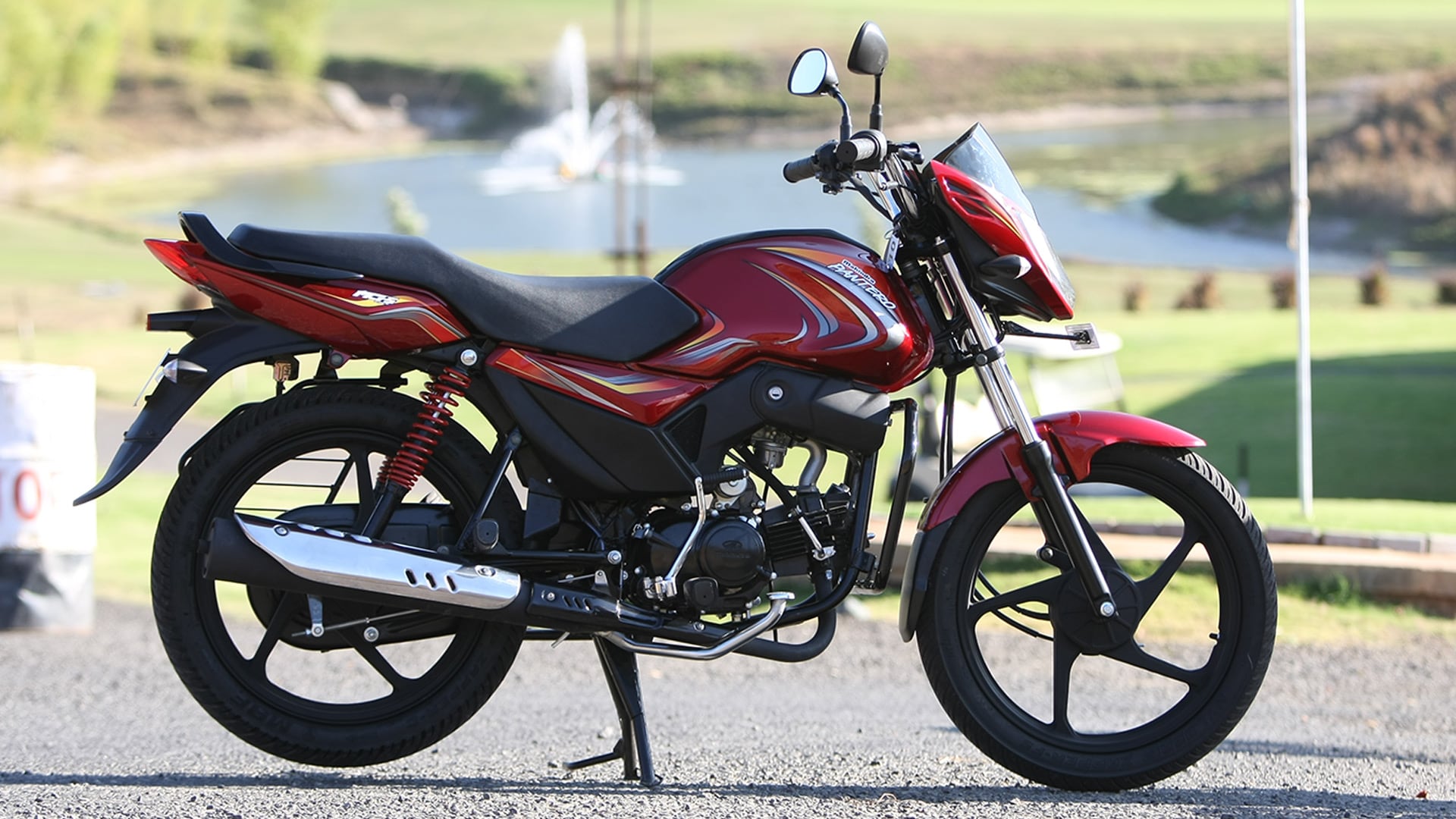 Mahindra Pantero 2013 Exterior