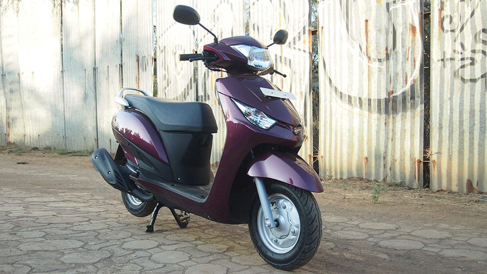 Yamaha Alpha Scooter 2014 STD Compare