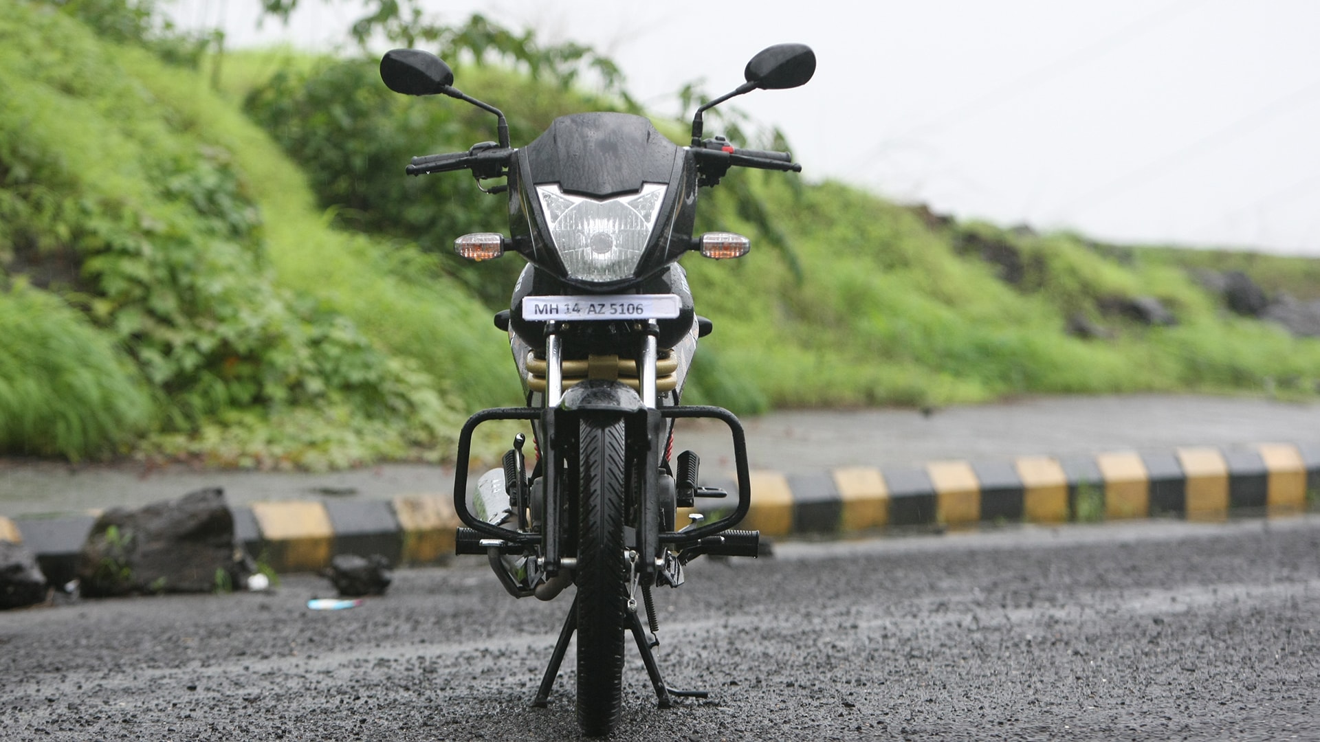 Mahindra Centuro 2013 STD Exterior