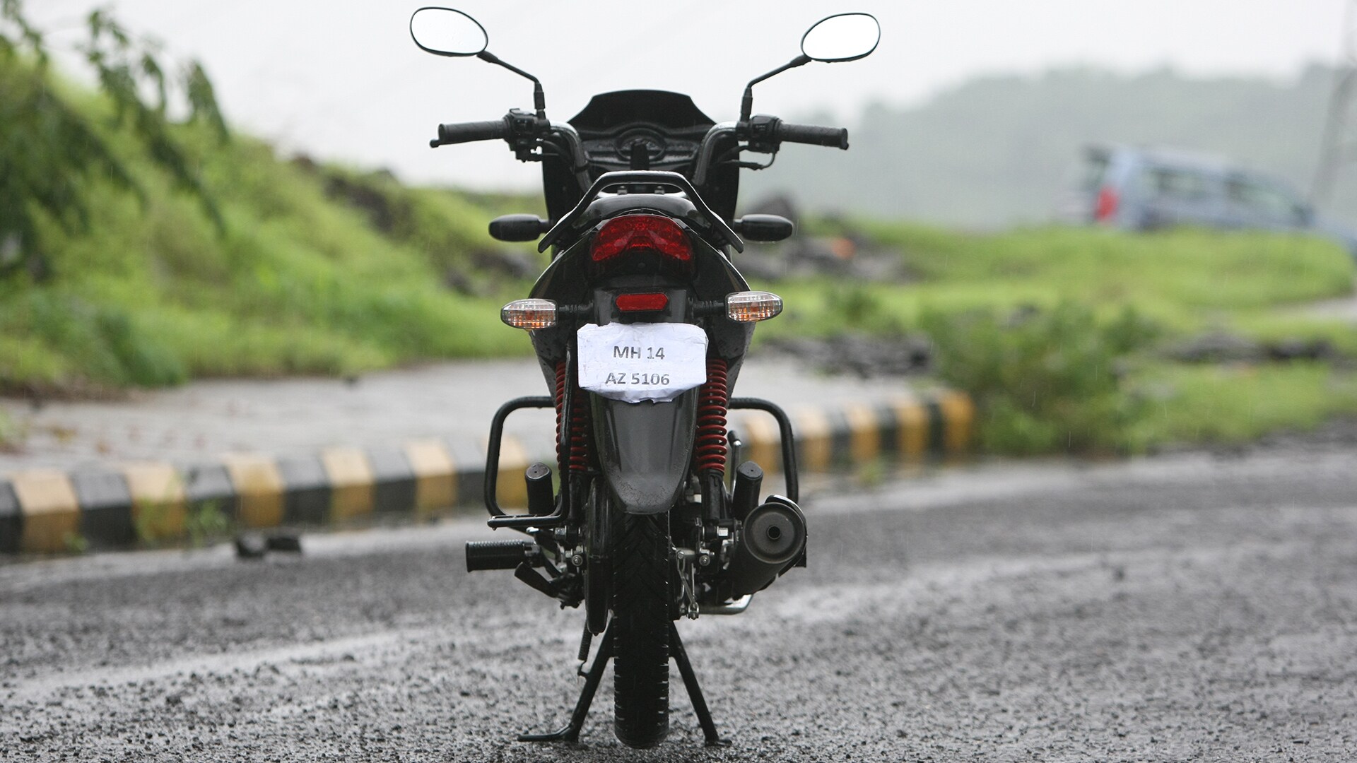 Mahindra Centuro 2013 STD Exterior