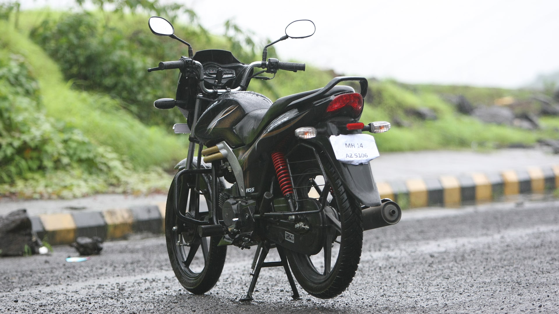 Mahindra Centuro 2013 STD Exterior