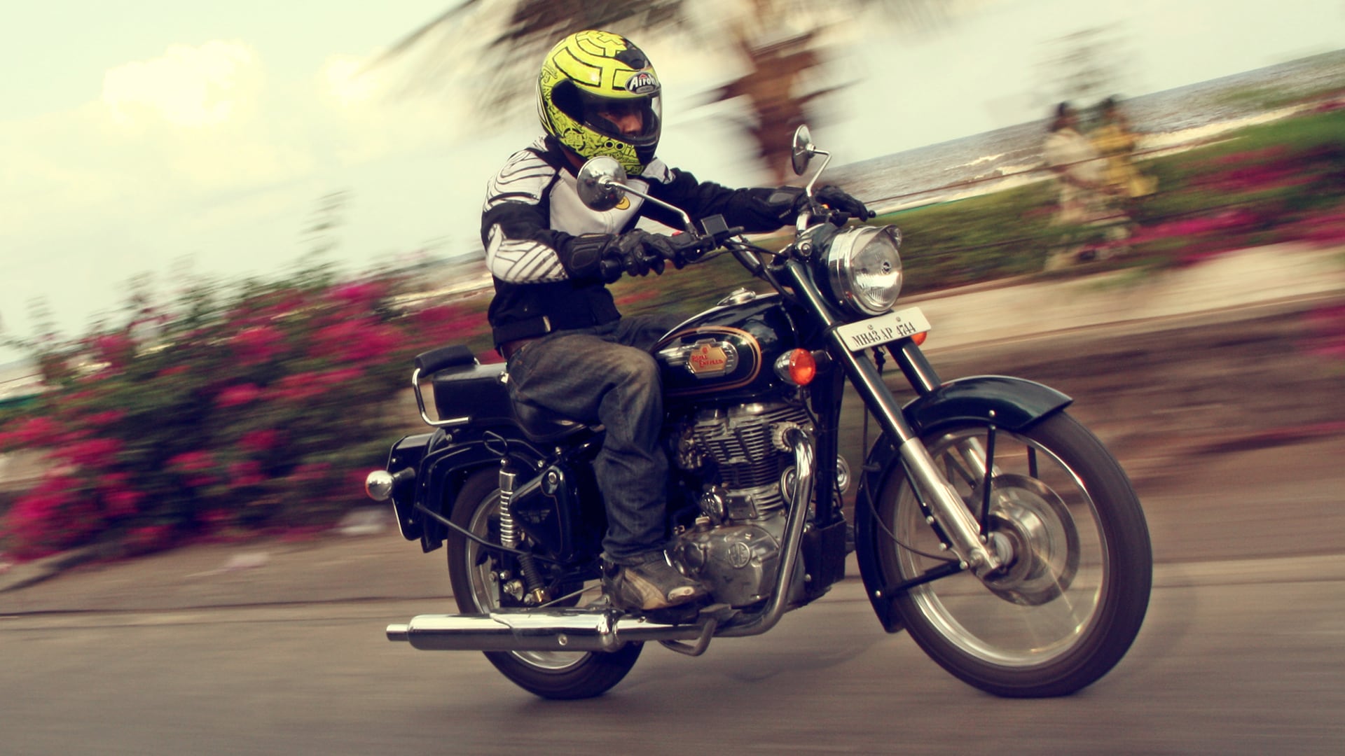 Royal Enfield Bullet 500 2013 STD Exterior