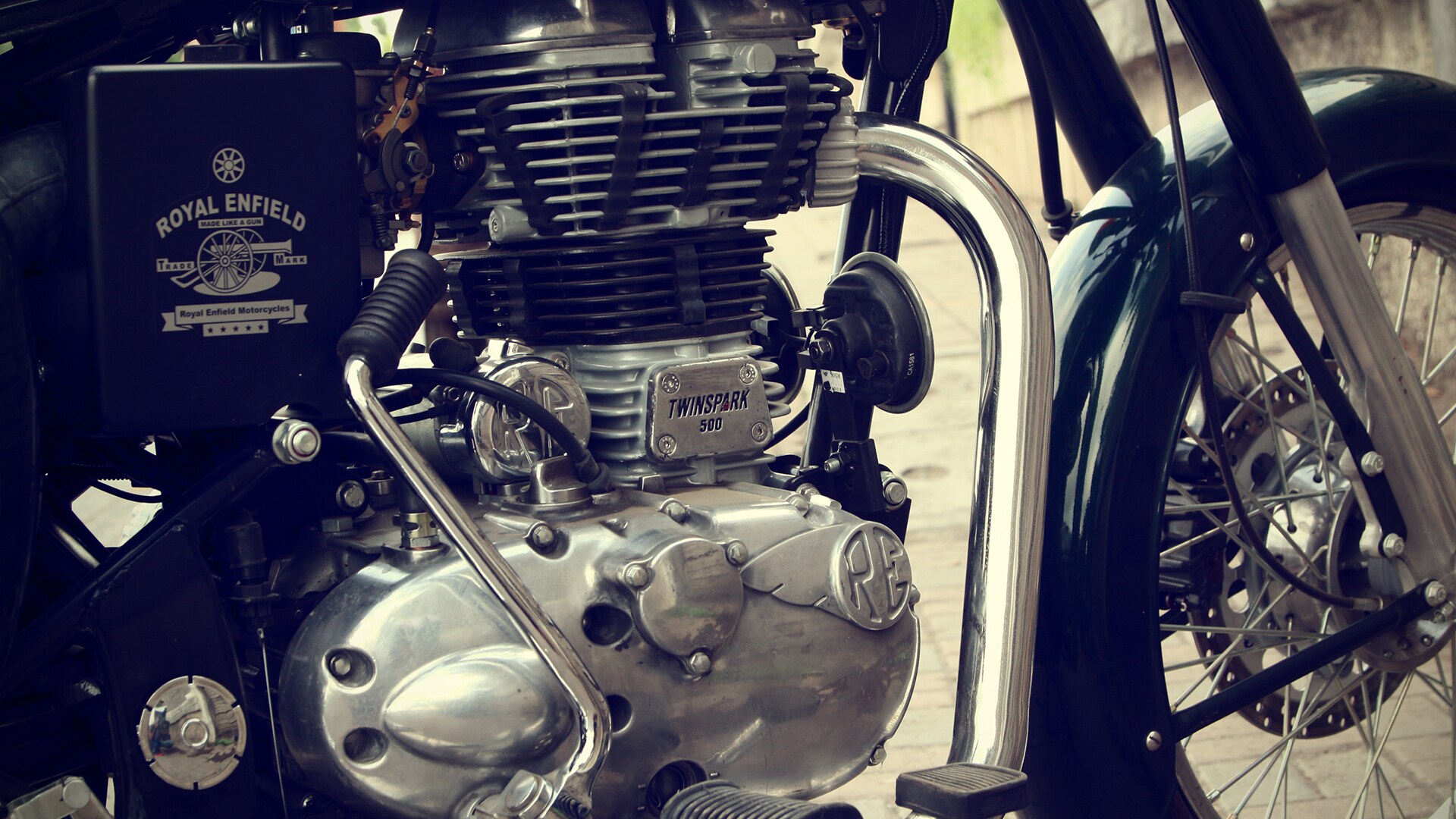 Royal Enfield Bullet 500 2013 STD Exterior