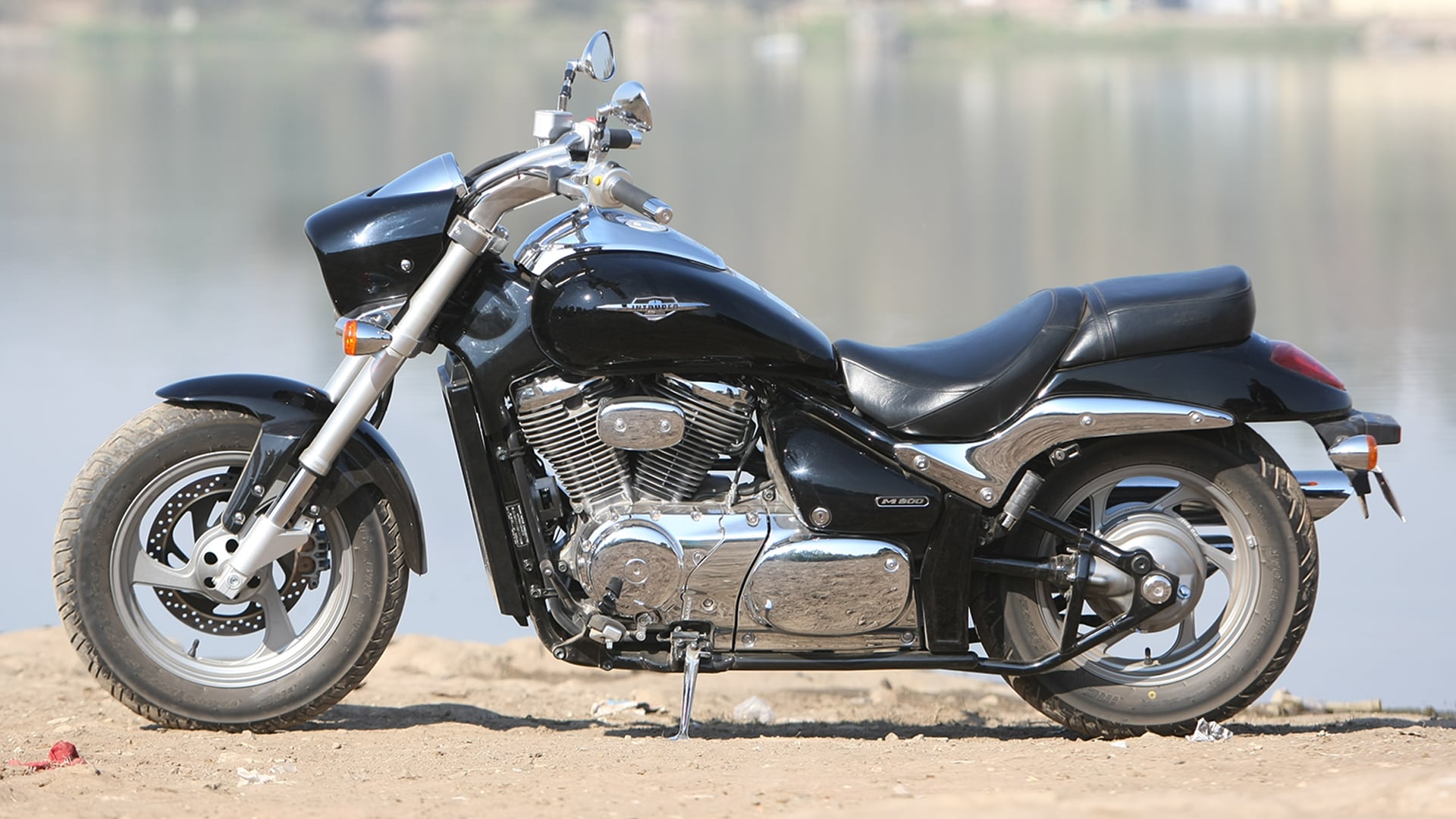 Suzuki Intruder M800 STD 2013 Exterior