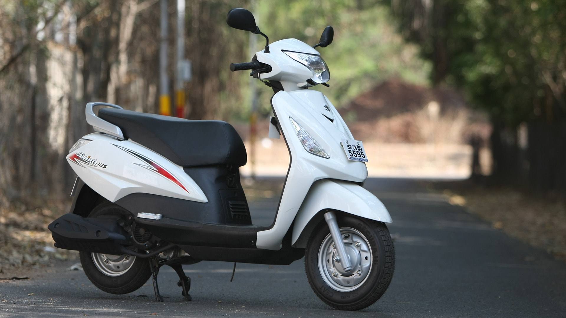 Suzuki Swish 2013 STD Compare