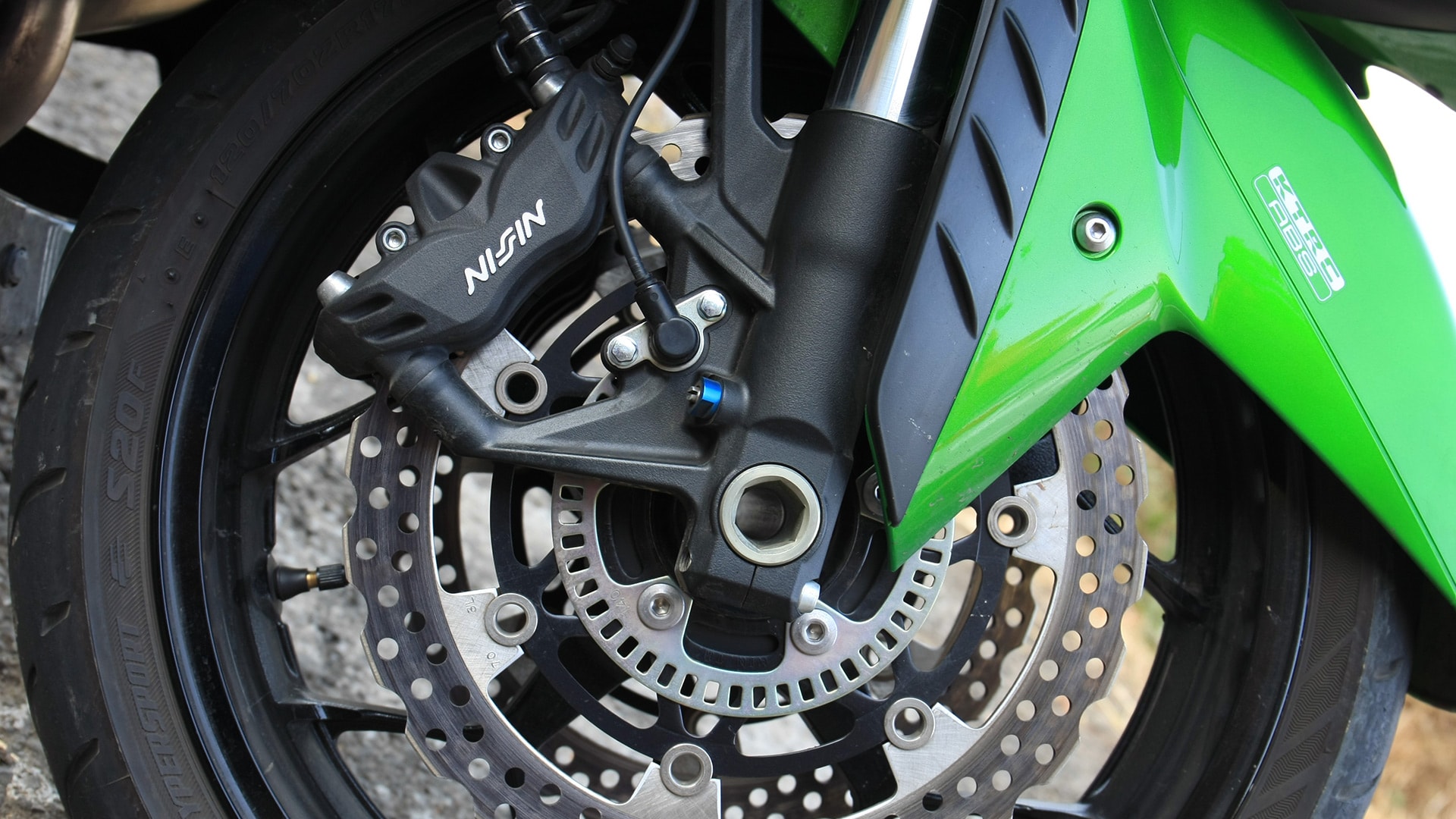 Kawasaki Ninja ZX-14R 2013 STD-Exterior