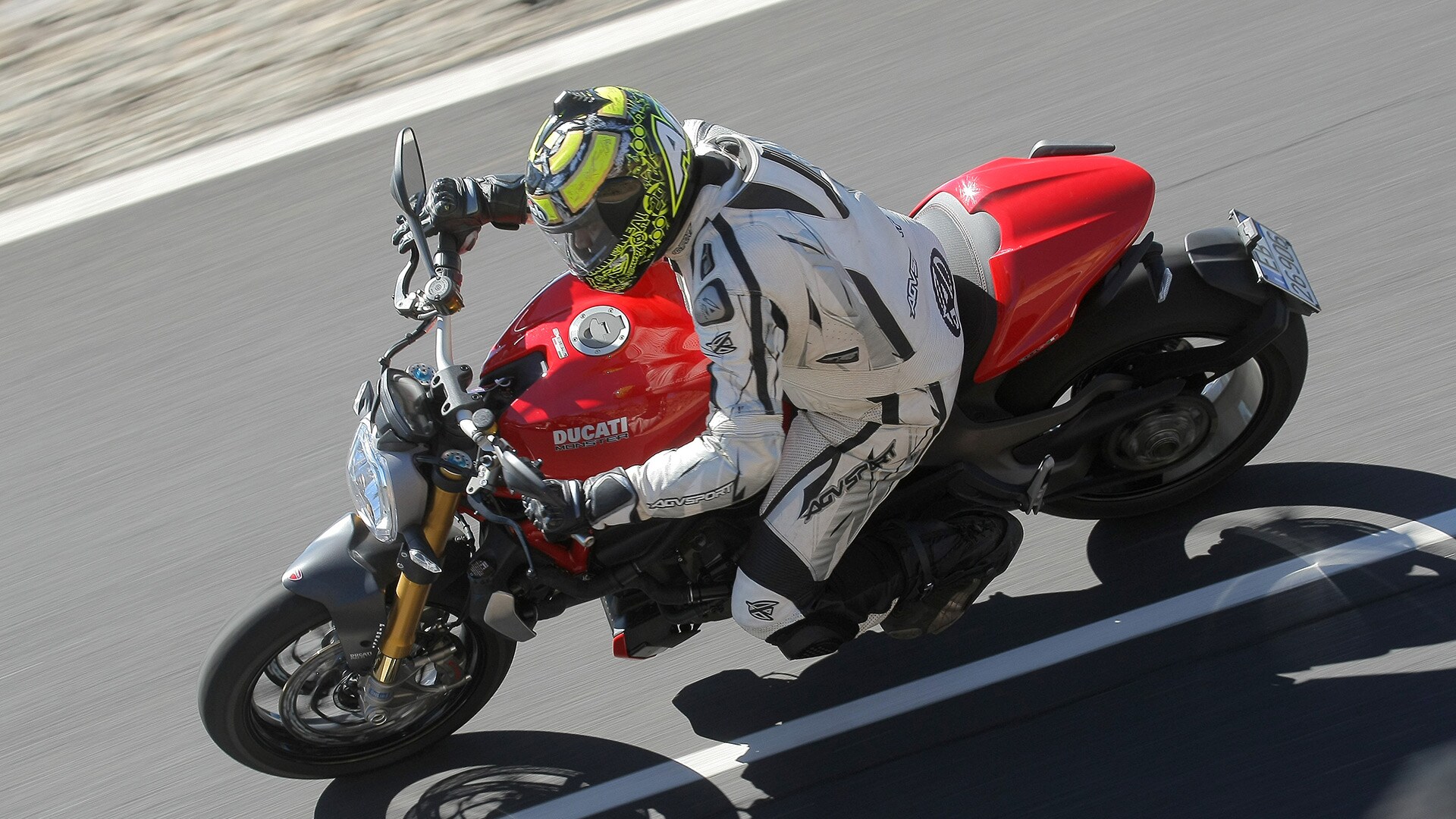 Ducati Monster 1200 2014 STD Exterior