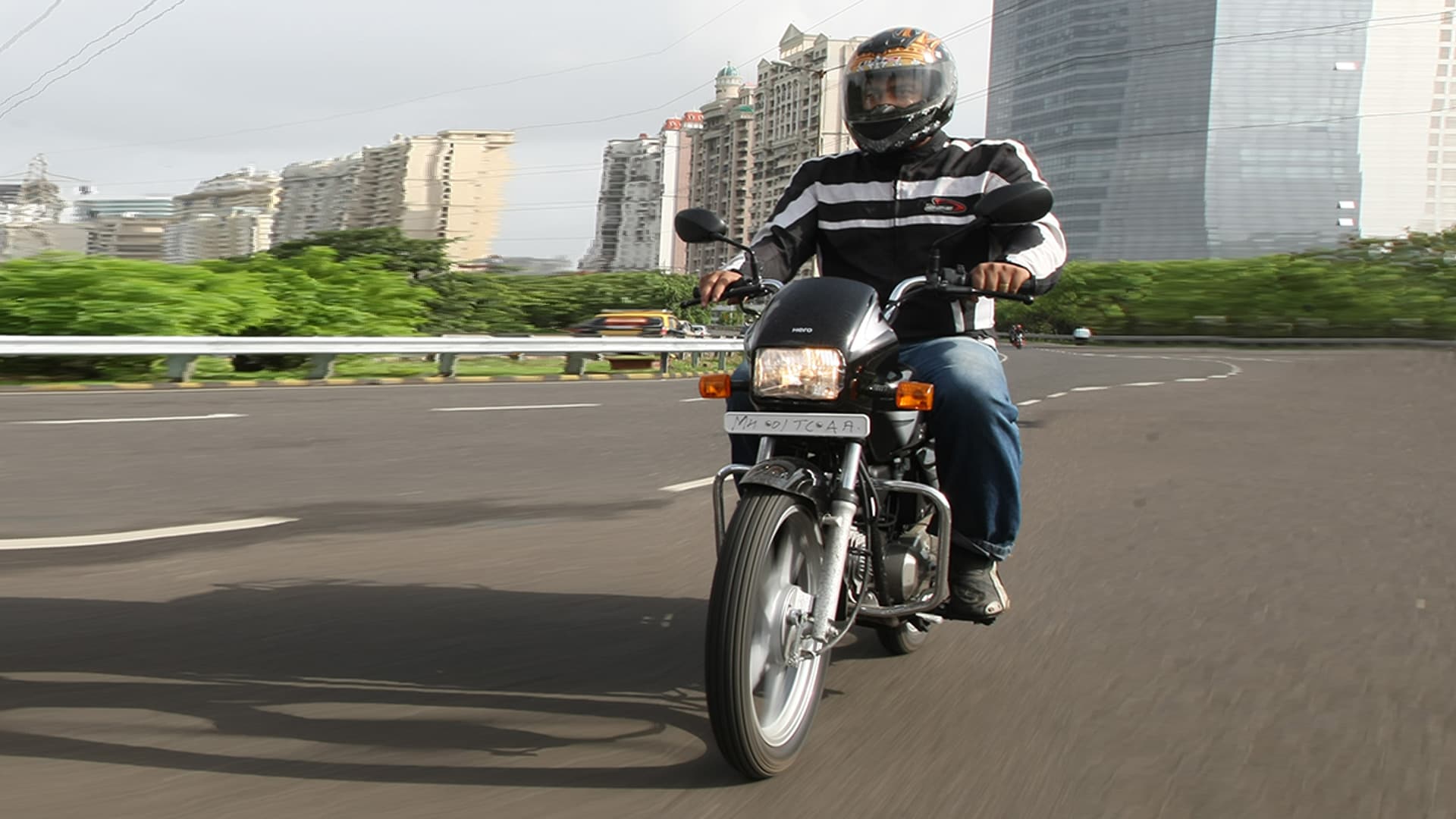 Hero Splendor Plus 2013 Exterior