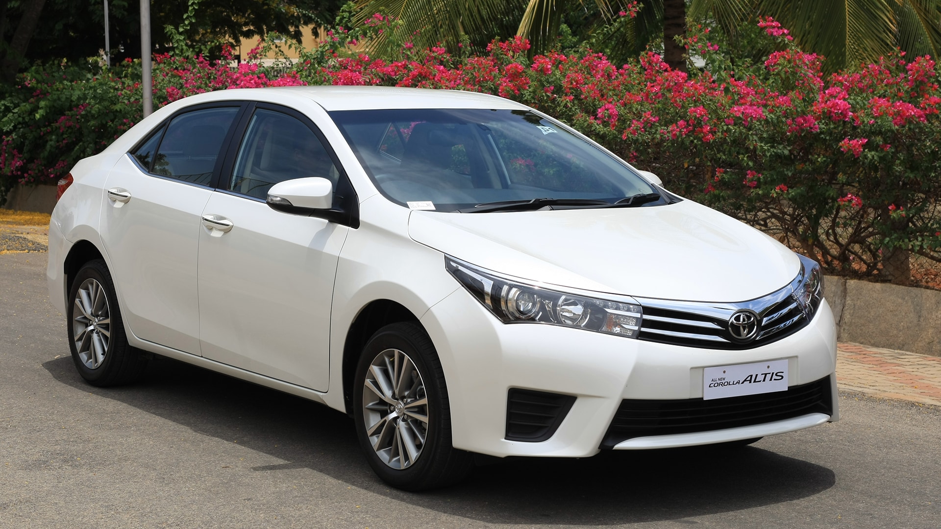 Toyota-Corolla-Altis 2014 Exterior