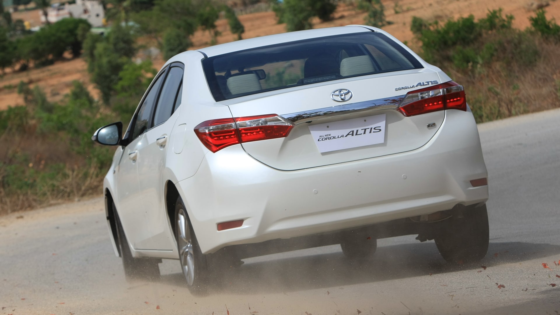 Toyota-Corolla-Altis 2014 Exterior