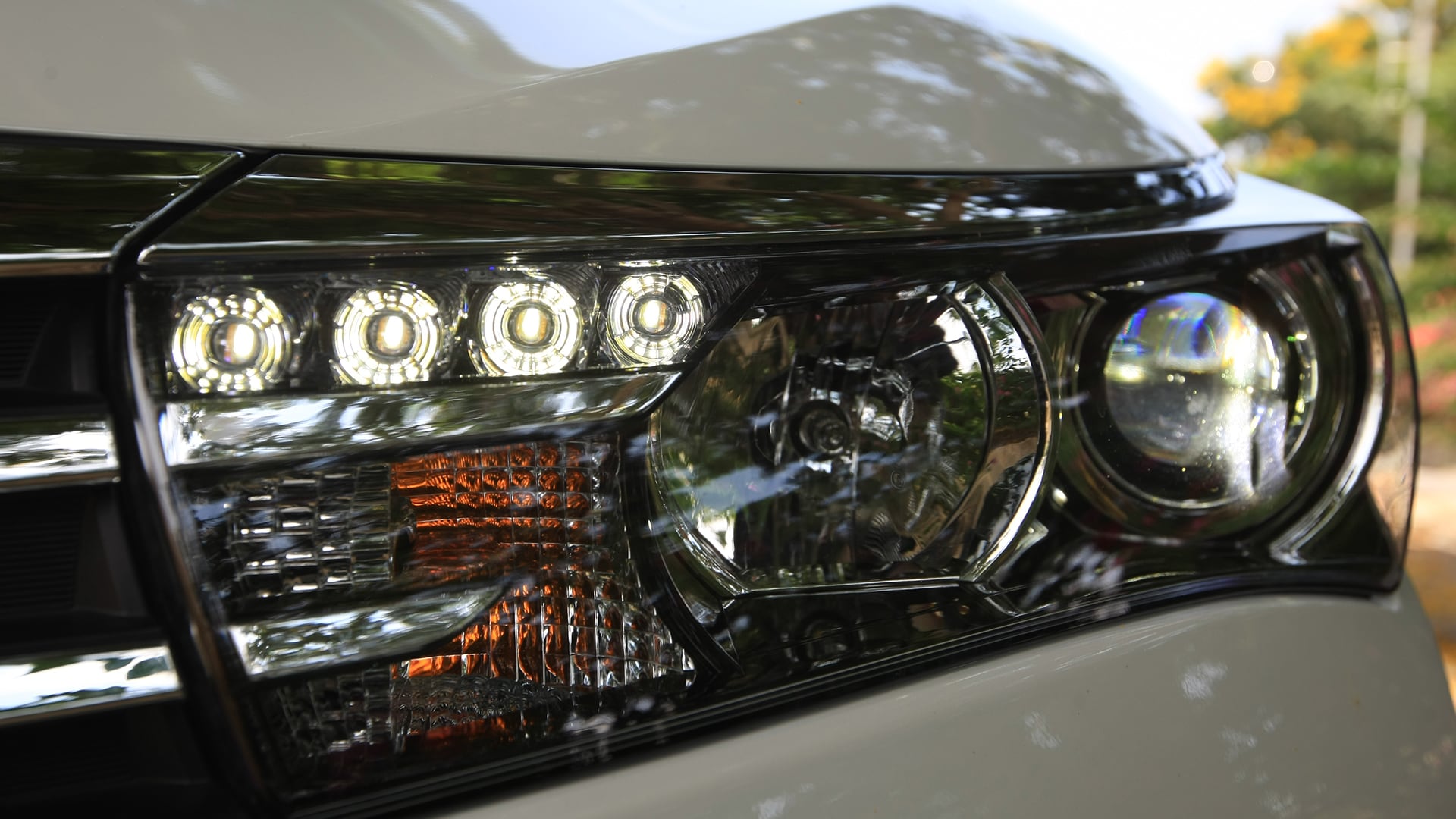 Toyota-Corolla-Altis 2014 Exterior