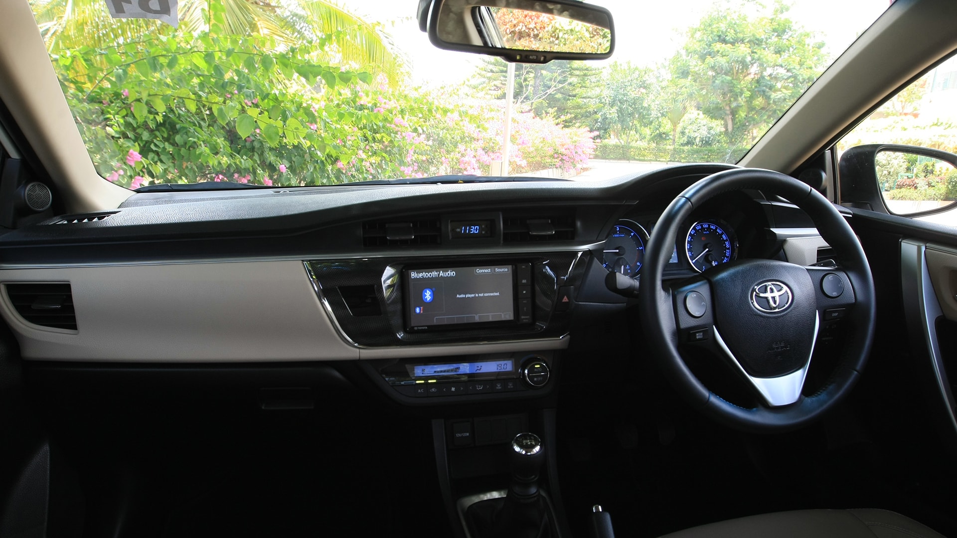 Toyota-Corolla-Altis 2014 Interior