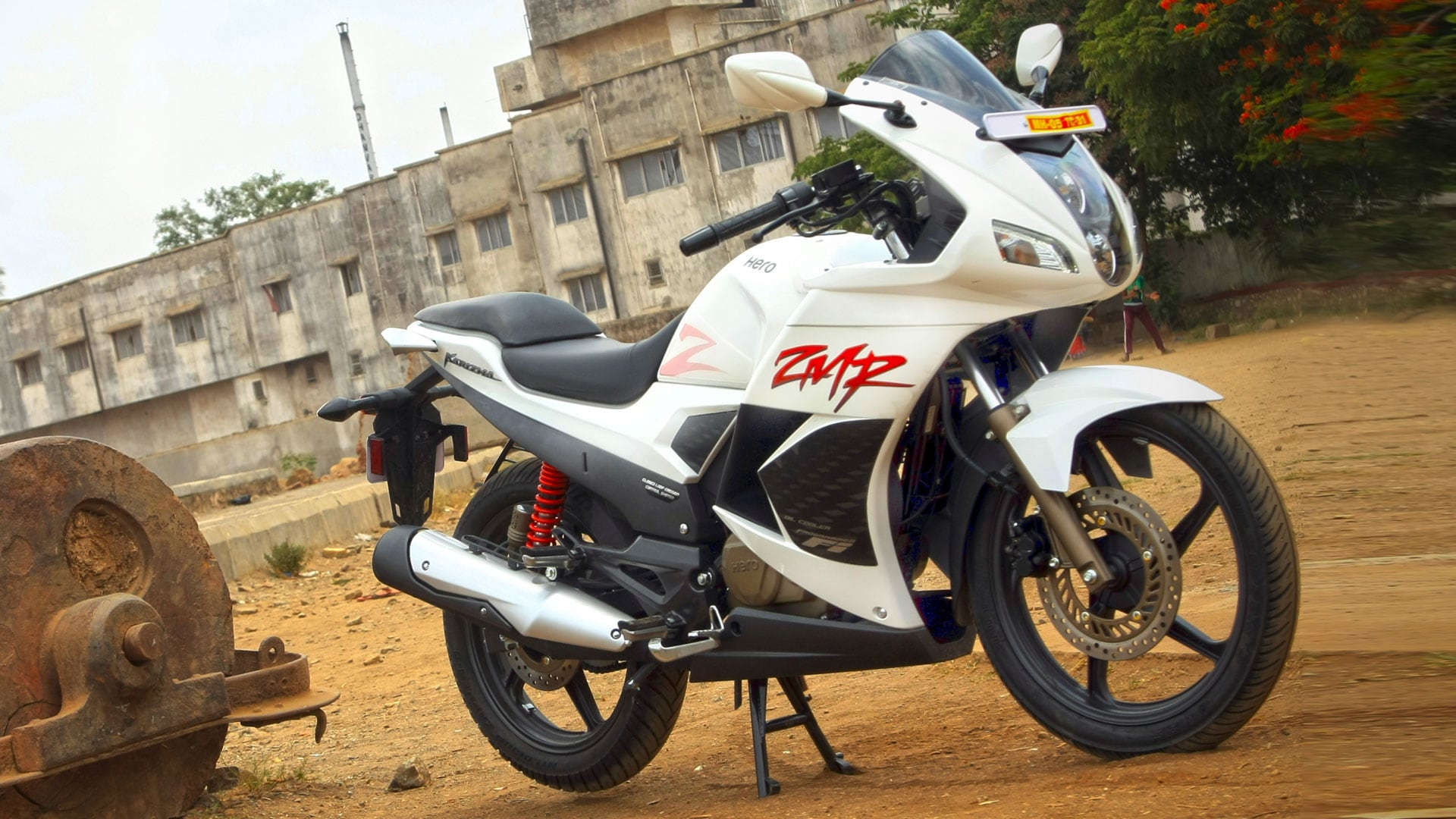 Hero Karizma ZMR 2014 Exterior