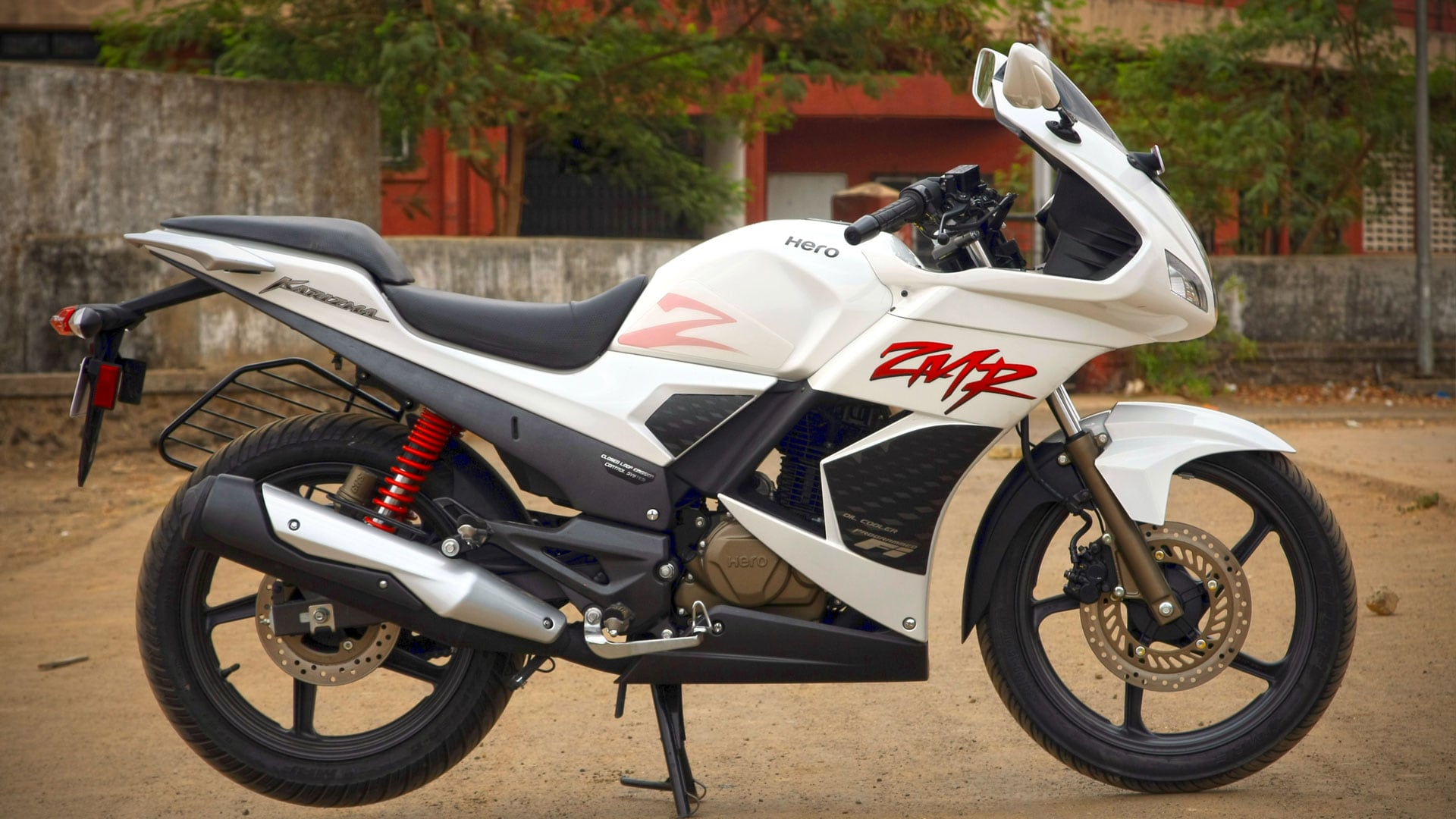 Hero Karizma ZMR 2014 Exterior