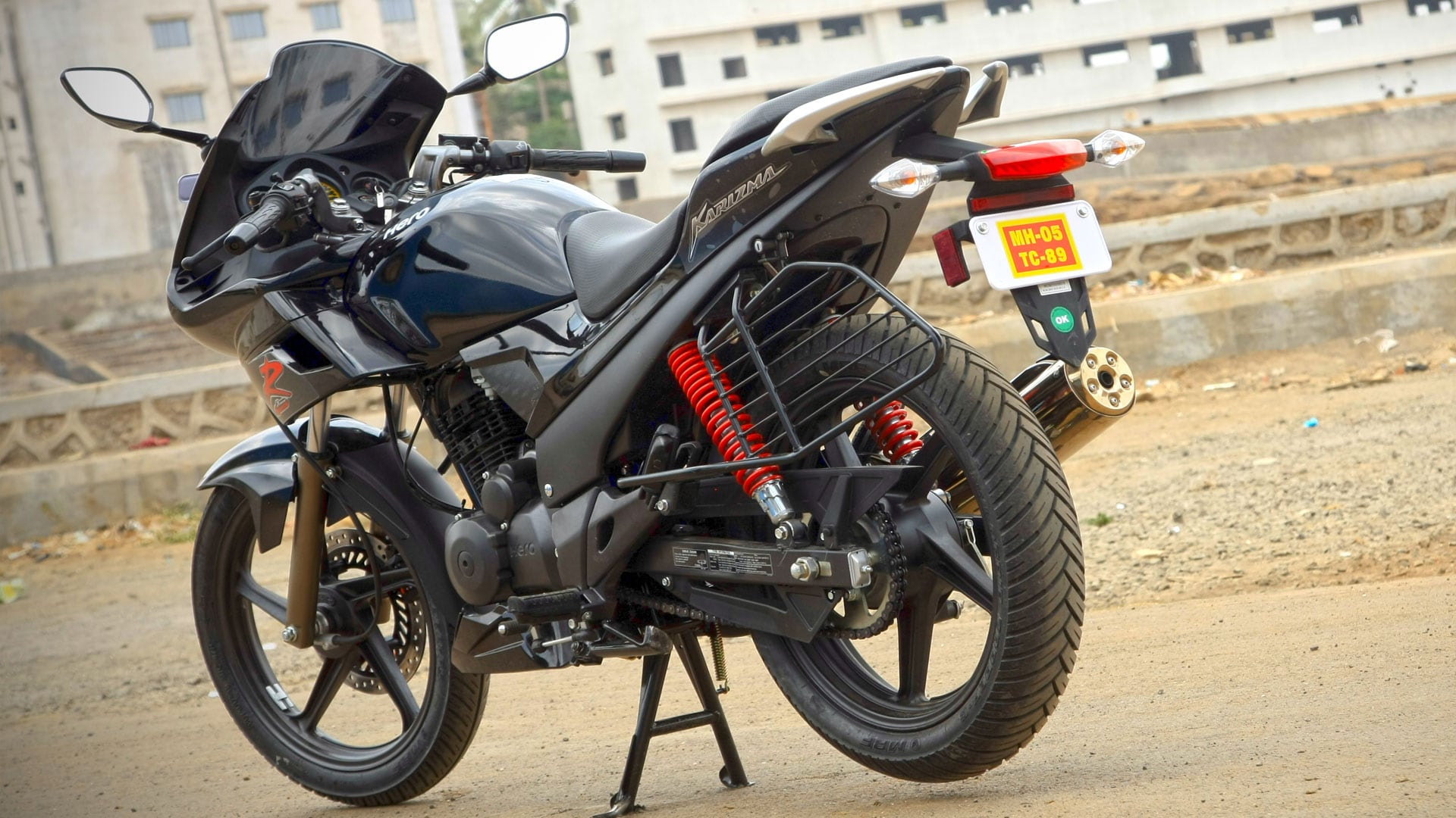 Hero Karizma R 2014 Compare