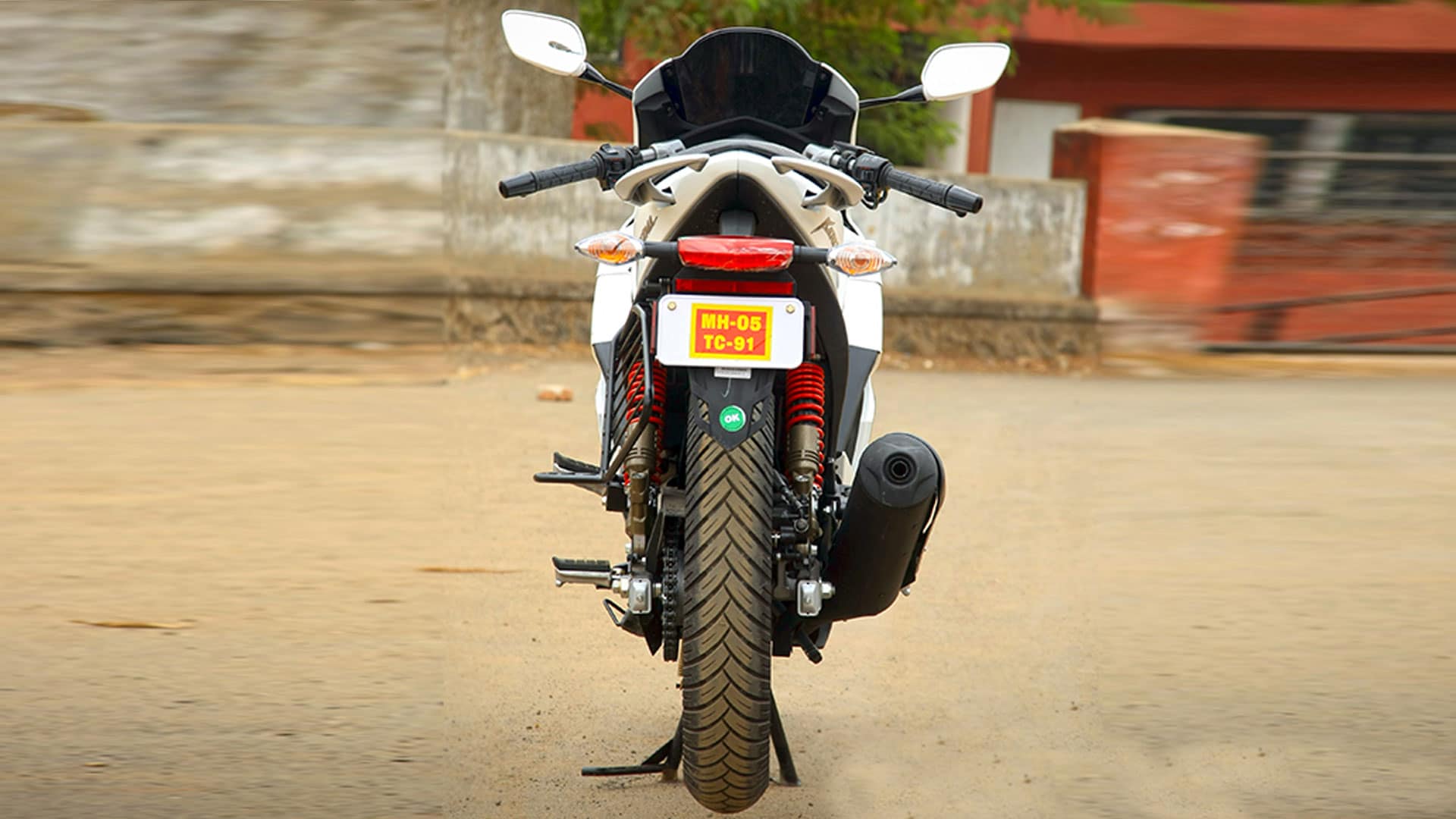 Hero Karizma ZMR 2014 Exterior