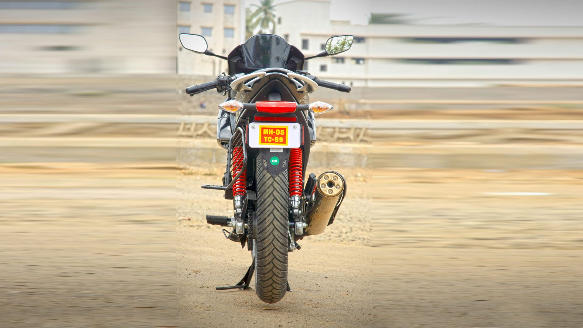 Hero Karizma R 2014 Compare