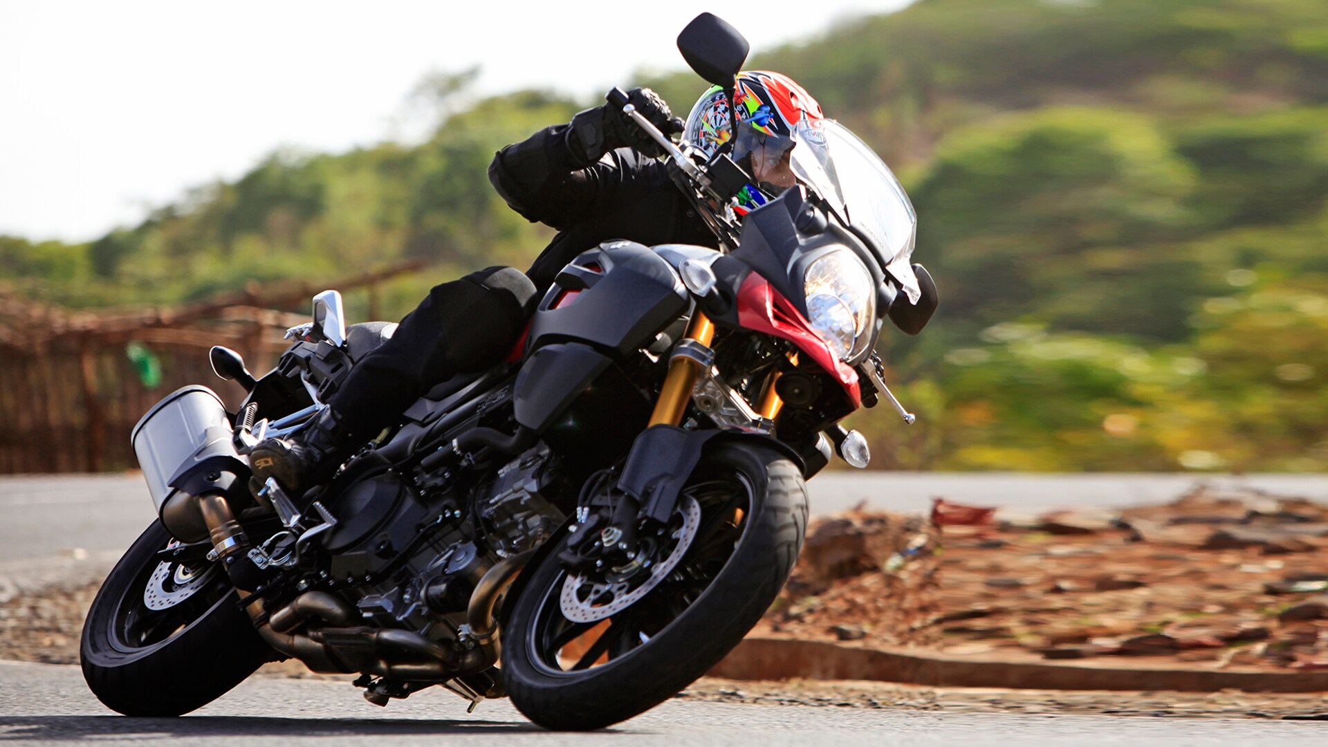 Suzuki V Strom 2014 1000 Exterior