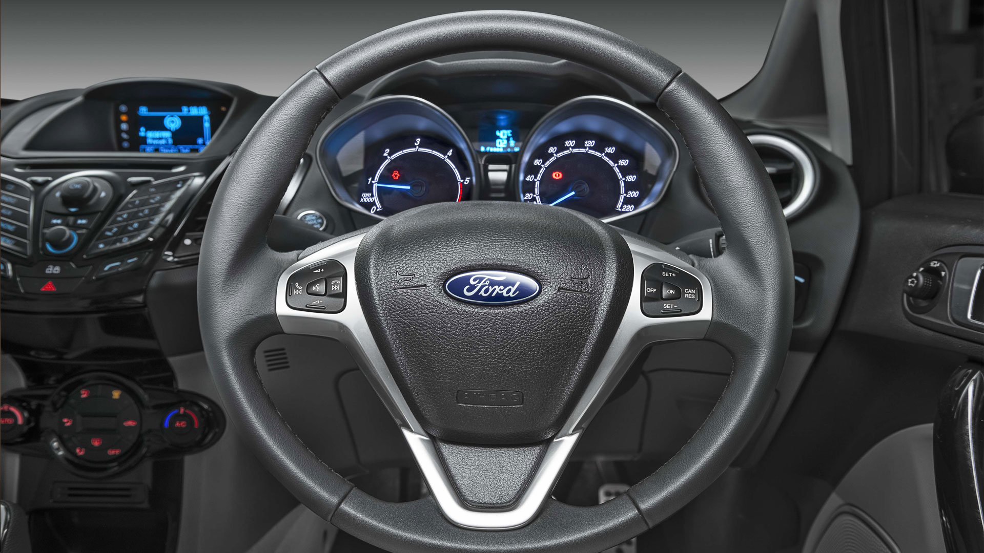 Ford-Fiesta-2014-Ambiente