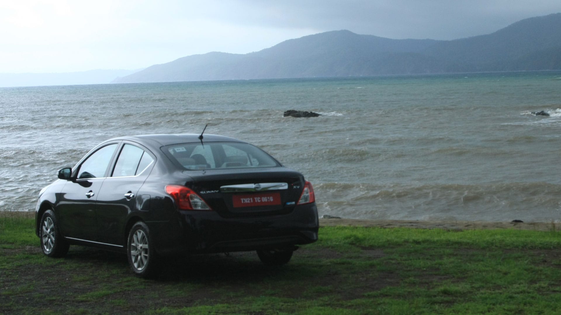 Nissan Sunny 2014 Compare