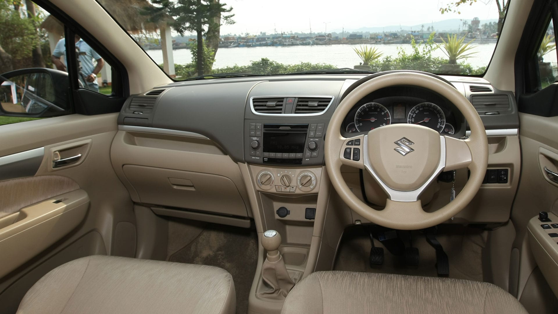 Maruti Suzuki Ertiga 2014 Compare