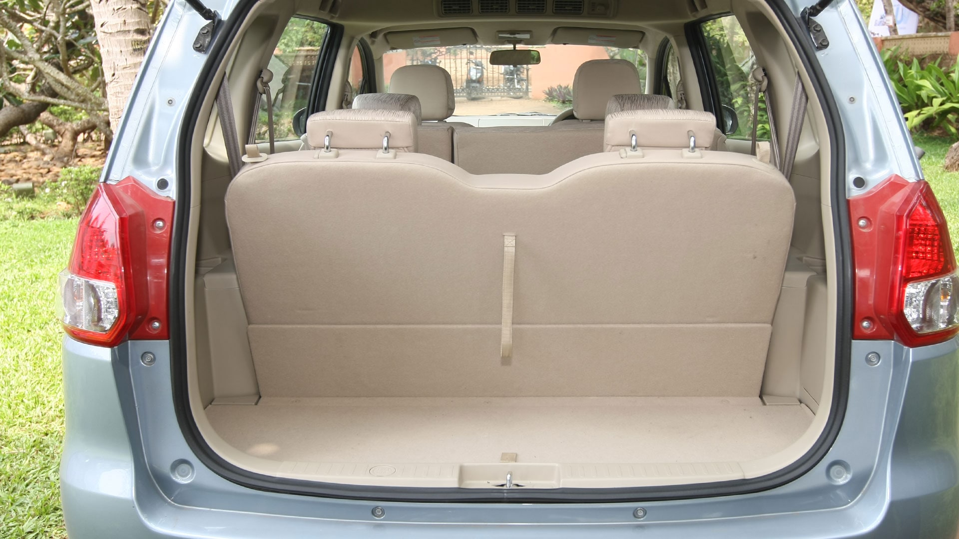 Maruti Suzuki Ertiga 2014 Compare