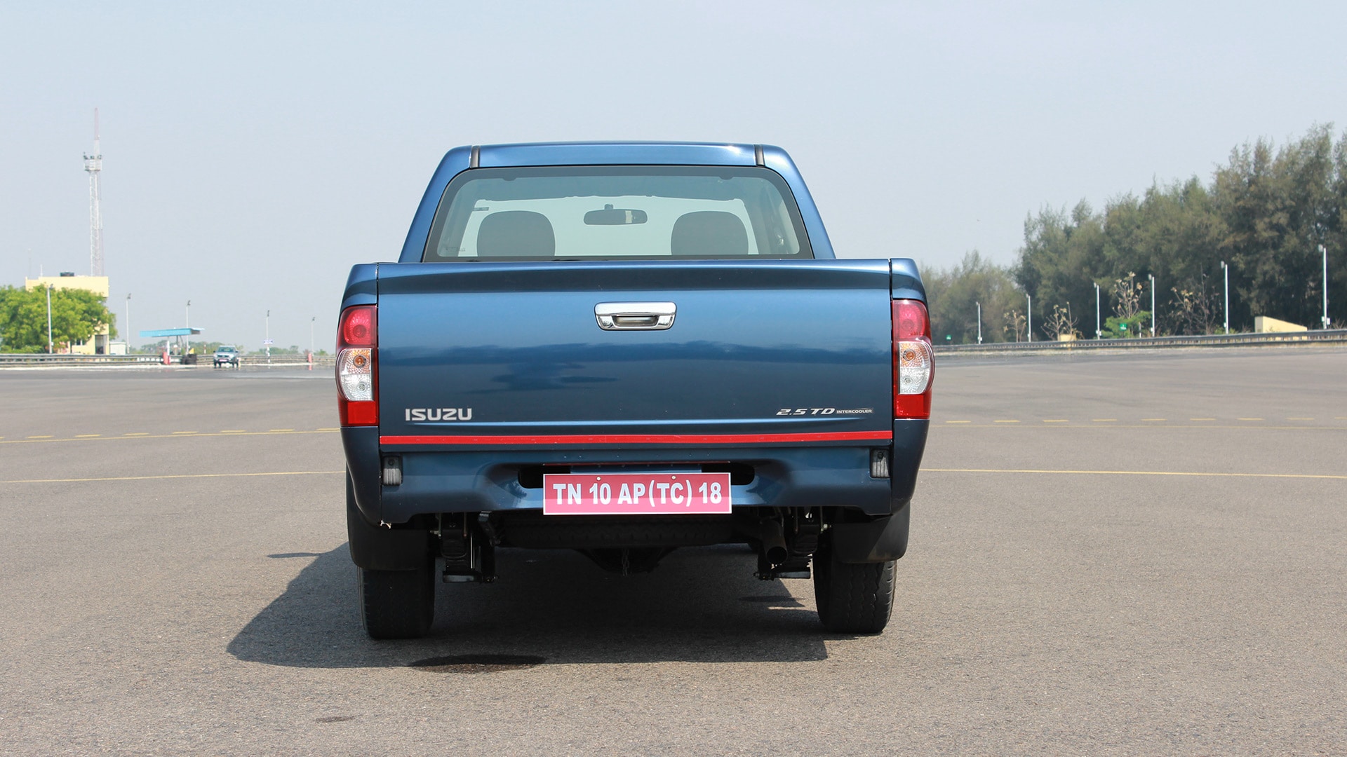 Isuzu-Dmax-2014 Compare