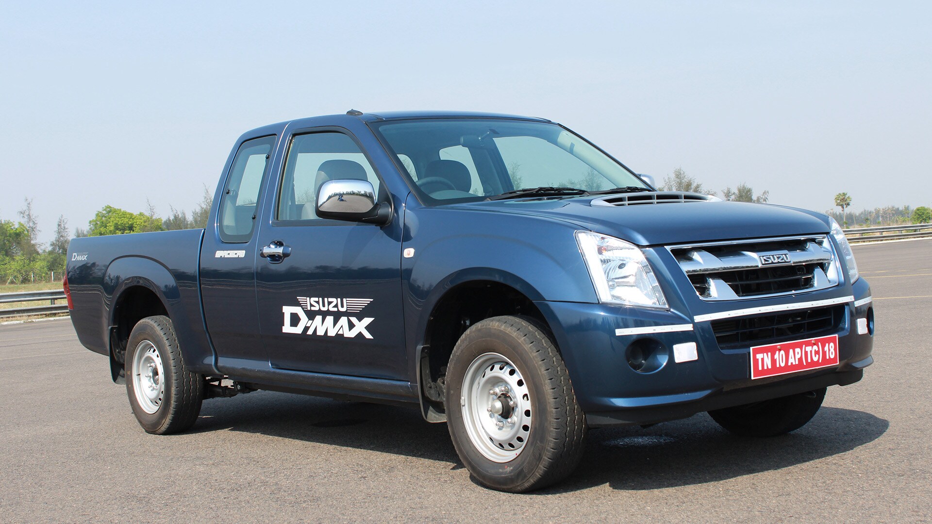 Isuzu-Dmax-2014 Compare